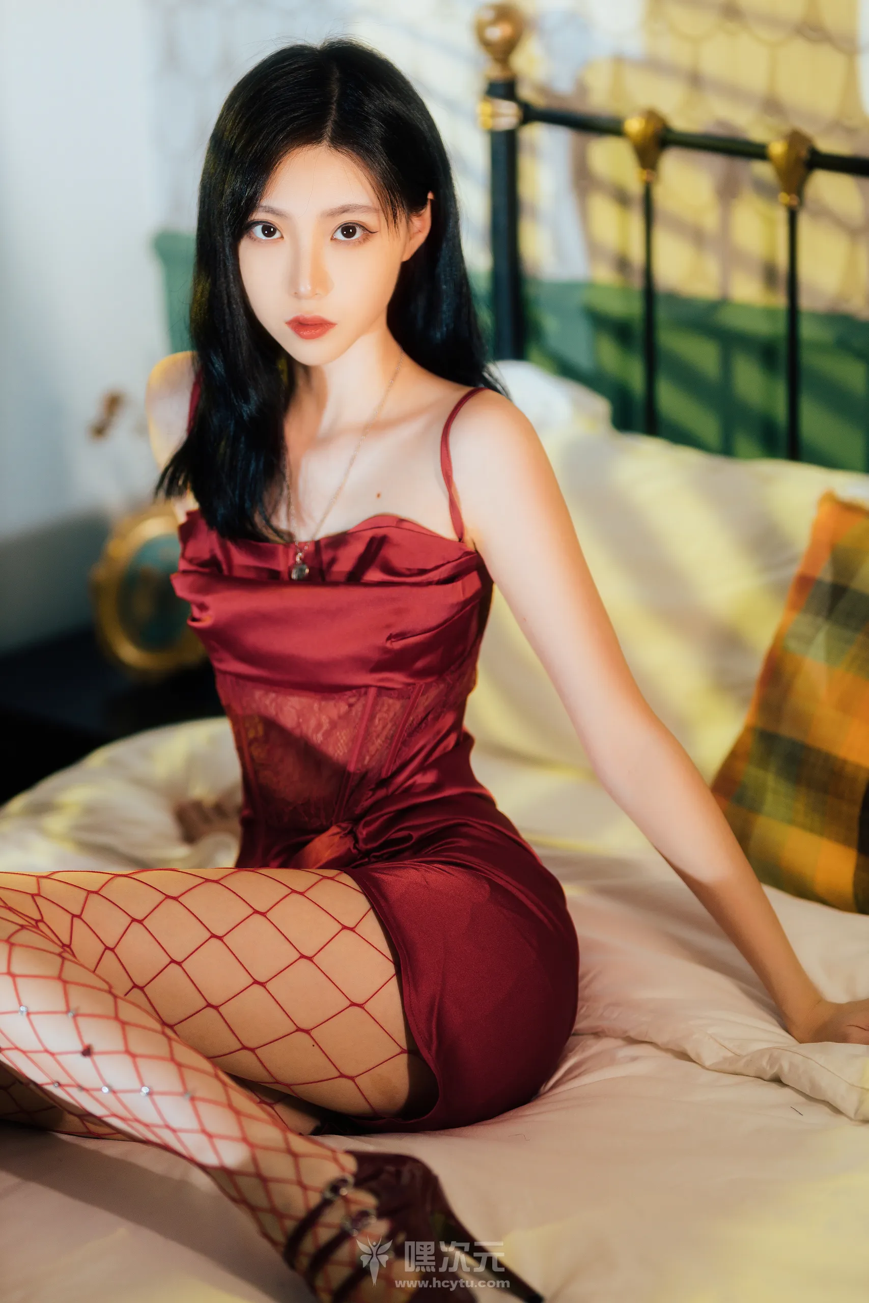 许岚LAN 网袜红裙 美女写真图片欣赏