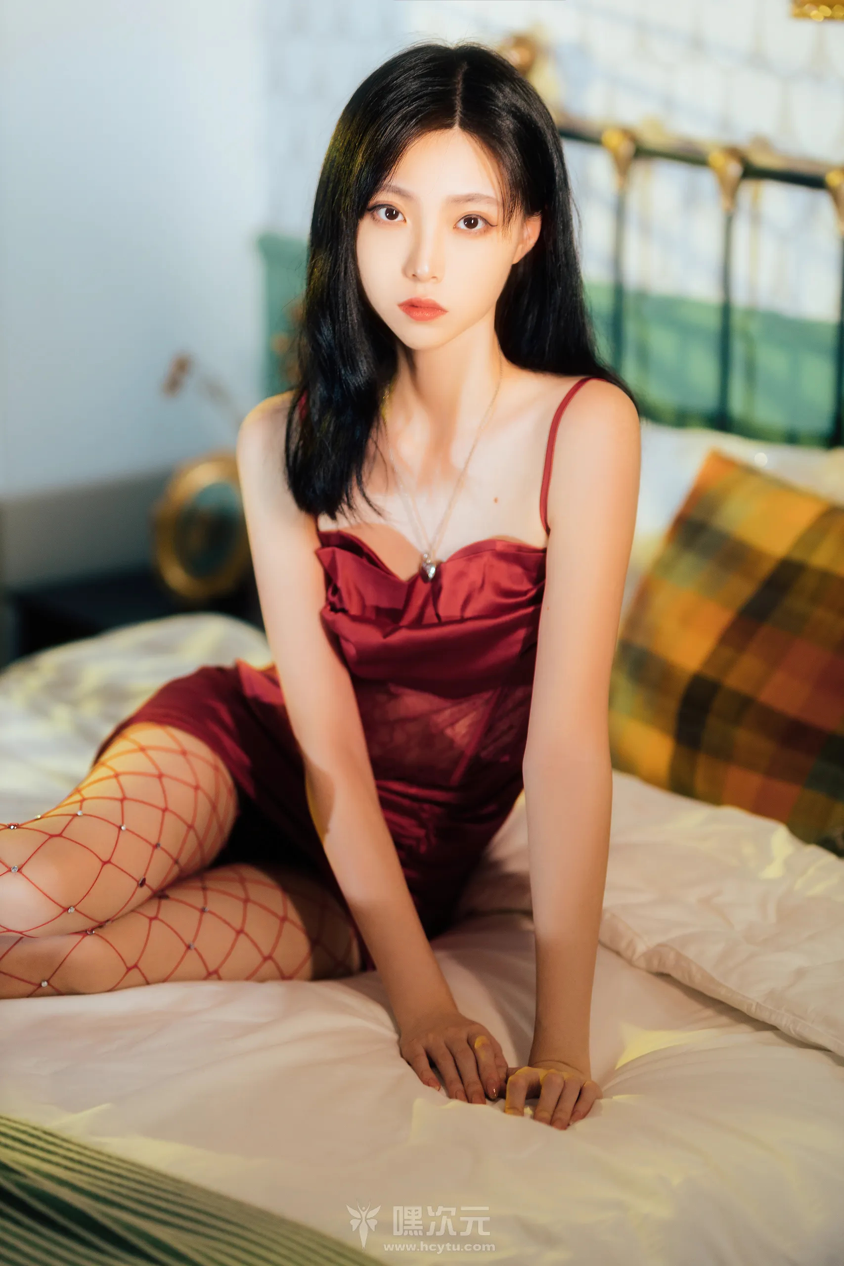 许岚LAN 网袜红裙 美女写真图片欣赏