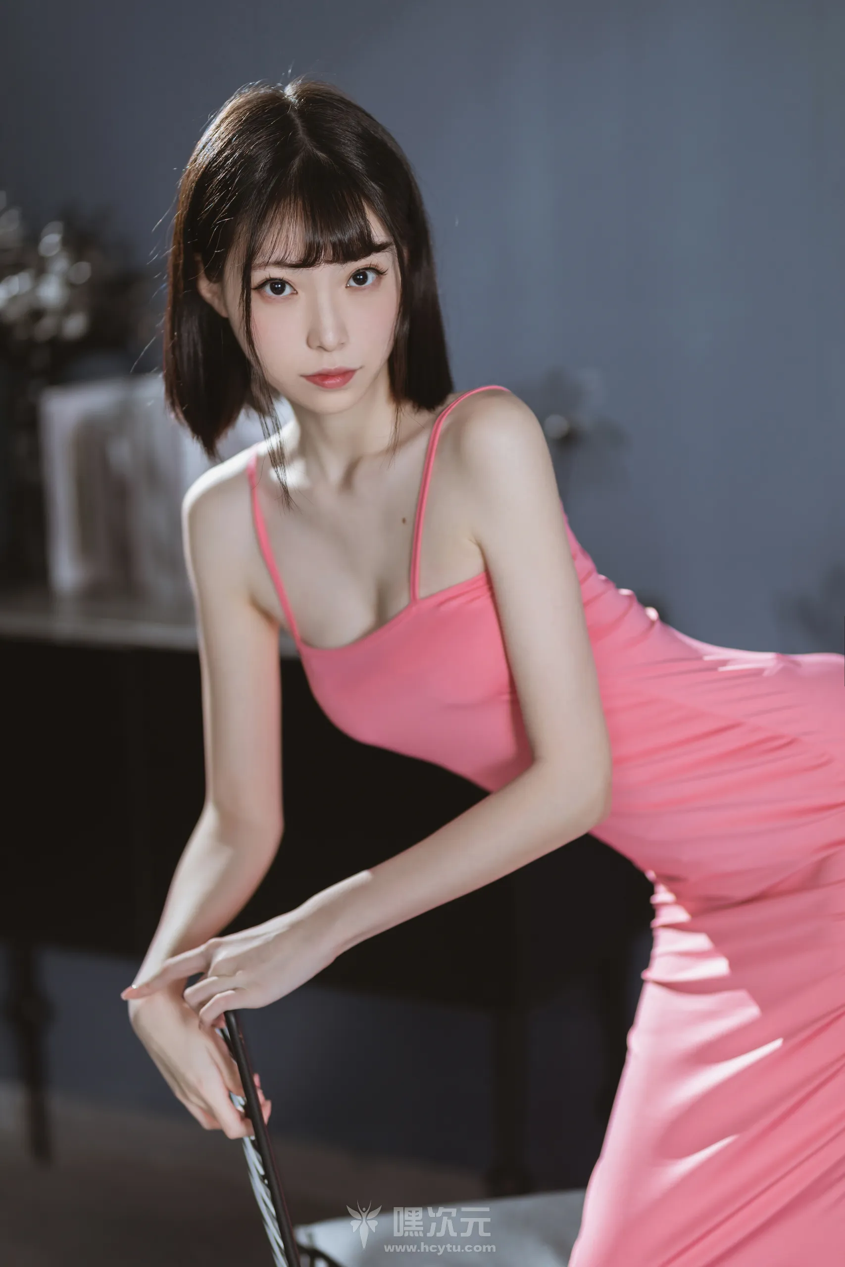 许岚LAN 粉色长裙写真图片在线欣赏