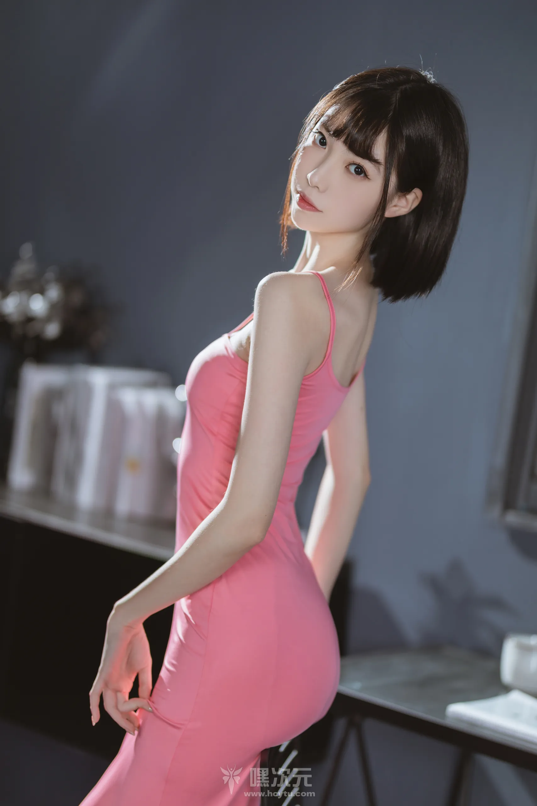 许岚LAN 粉色长裙写真图片在线欣赏