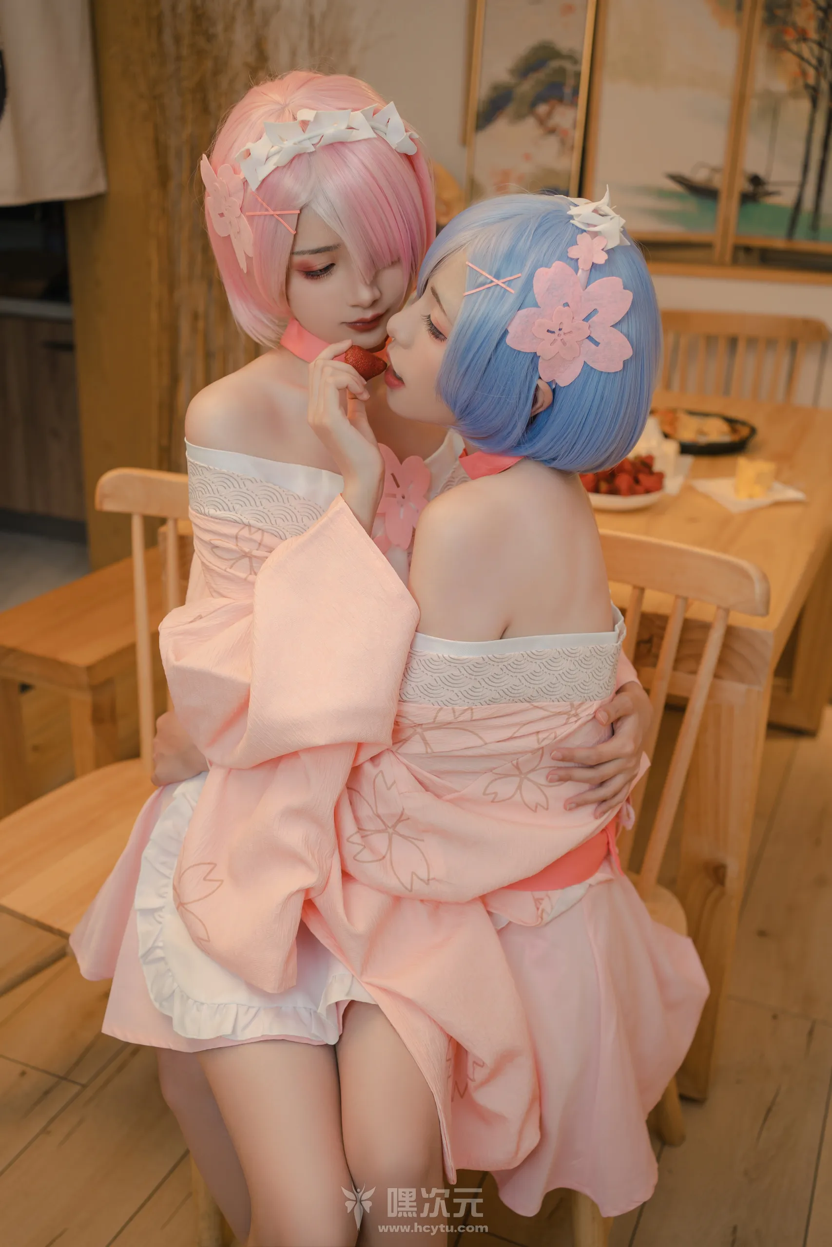 爆机少女喵小吉&Nekokoyoshi双人写真《Re:从零开始的女体盛宴》 - 嘿次元 图2