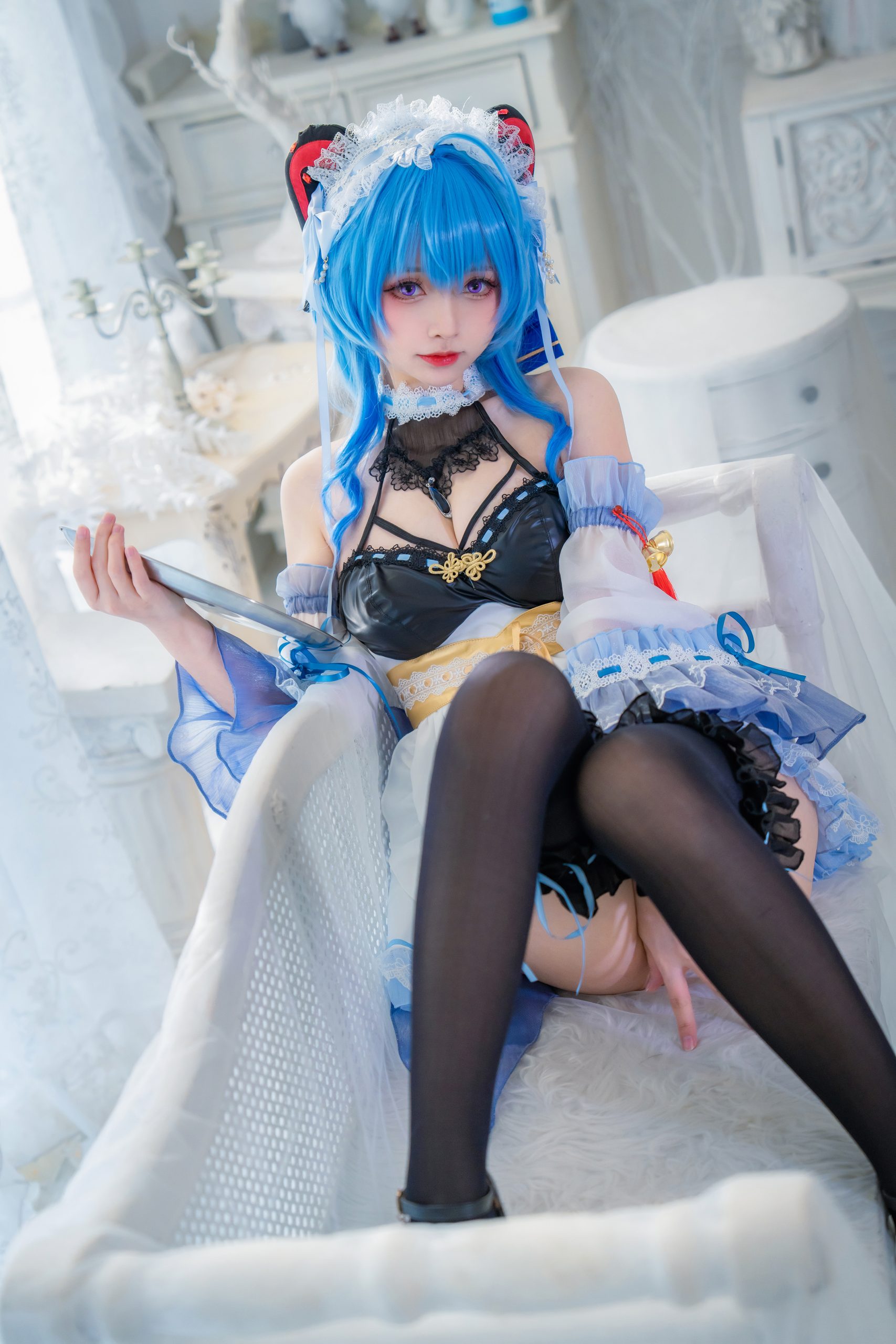 大大卷卷小卷 甘雨女仆 美女写真图片 - 嘿次元 图5