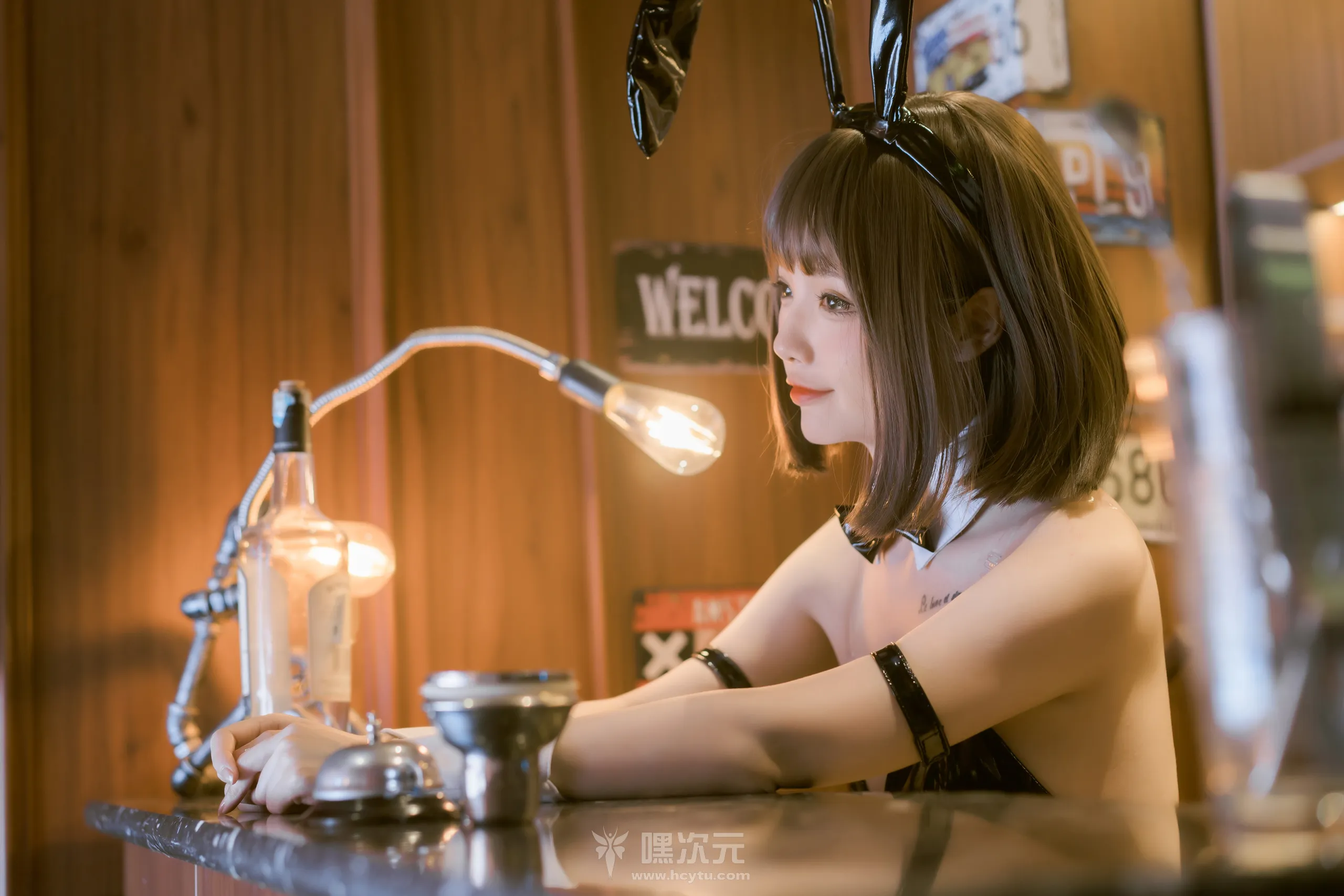 桃良阿宅 秘密交易 写真图片 - 嘿次元 图2