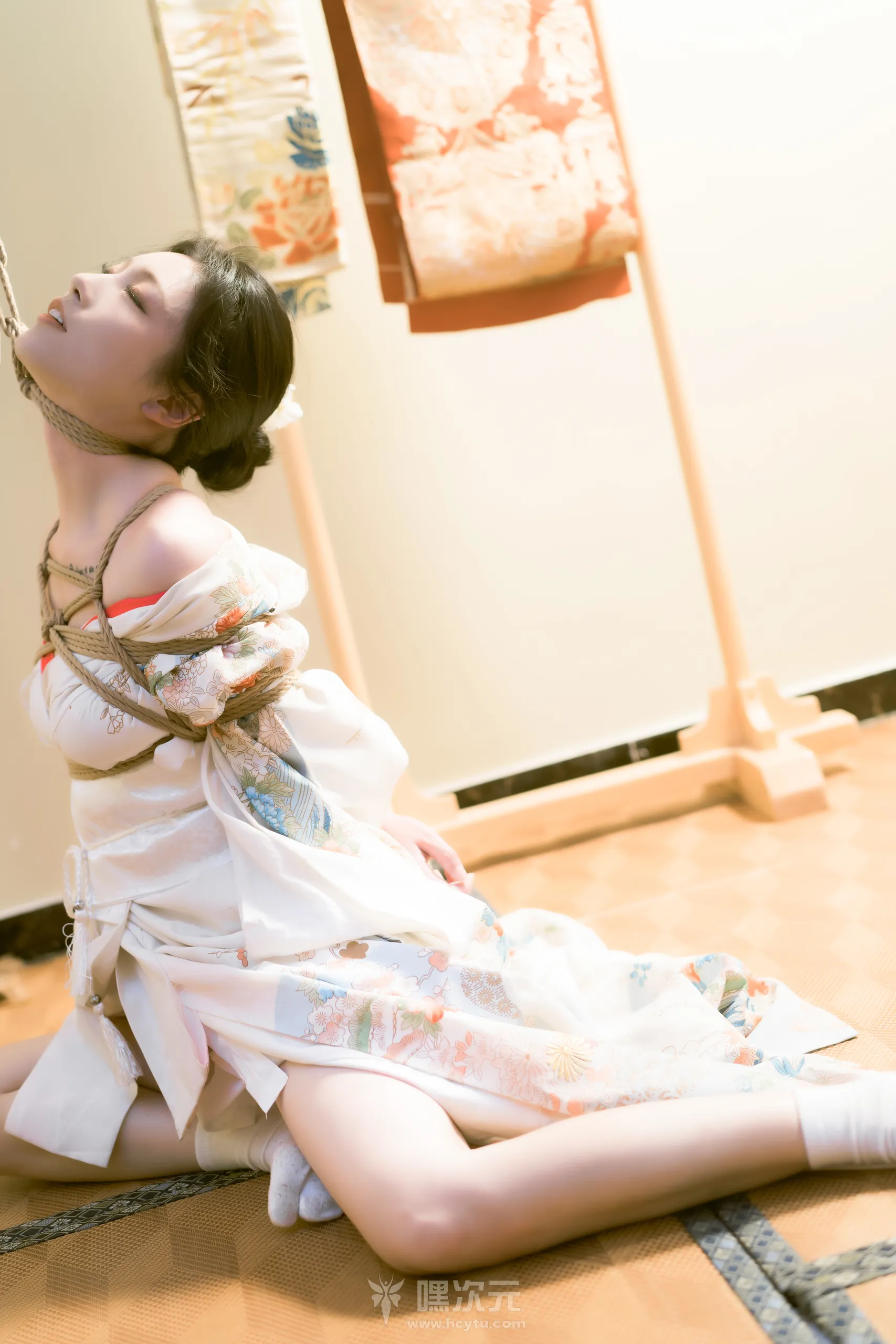 桃良阿宅 紧缚美女写真图片 - 嘿次元 图4