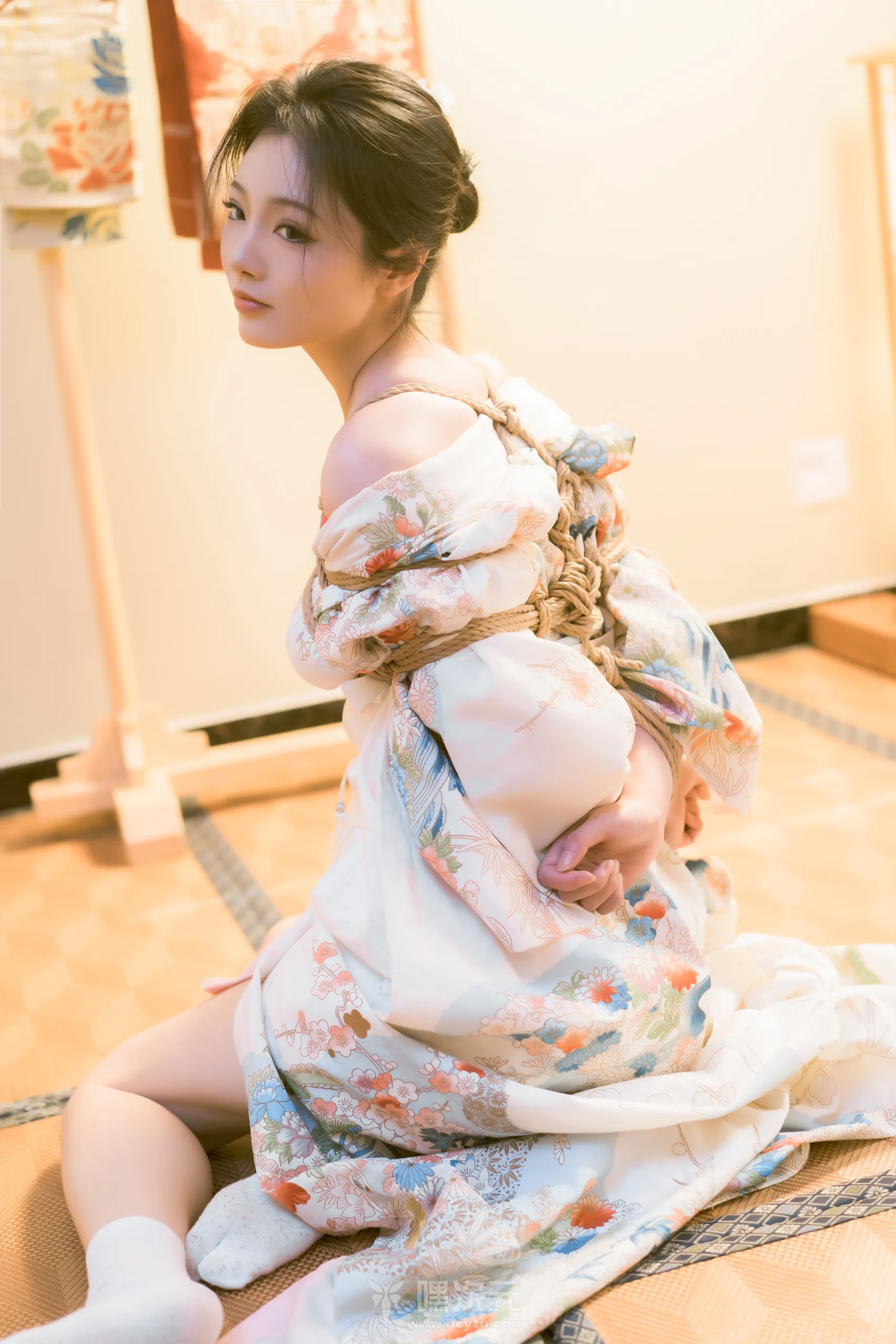 桃良阿宅 紧缚美女写真图片 - 嘿次元 图2