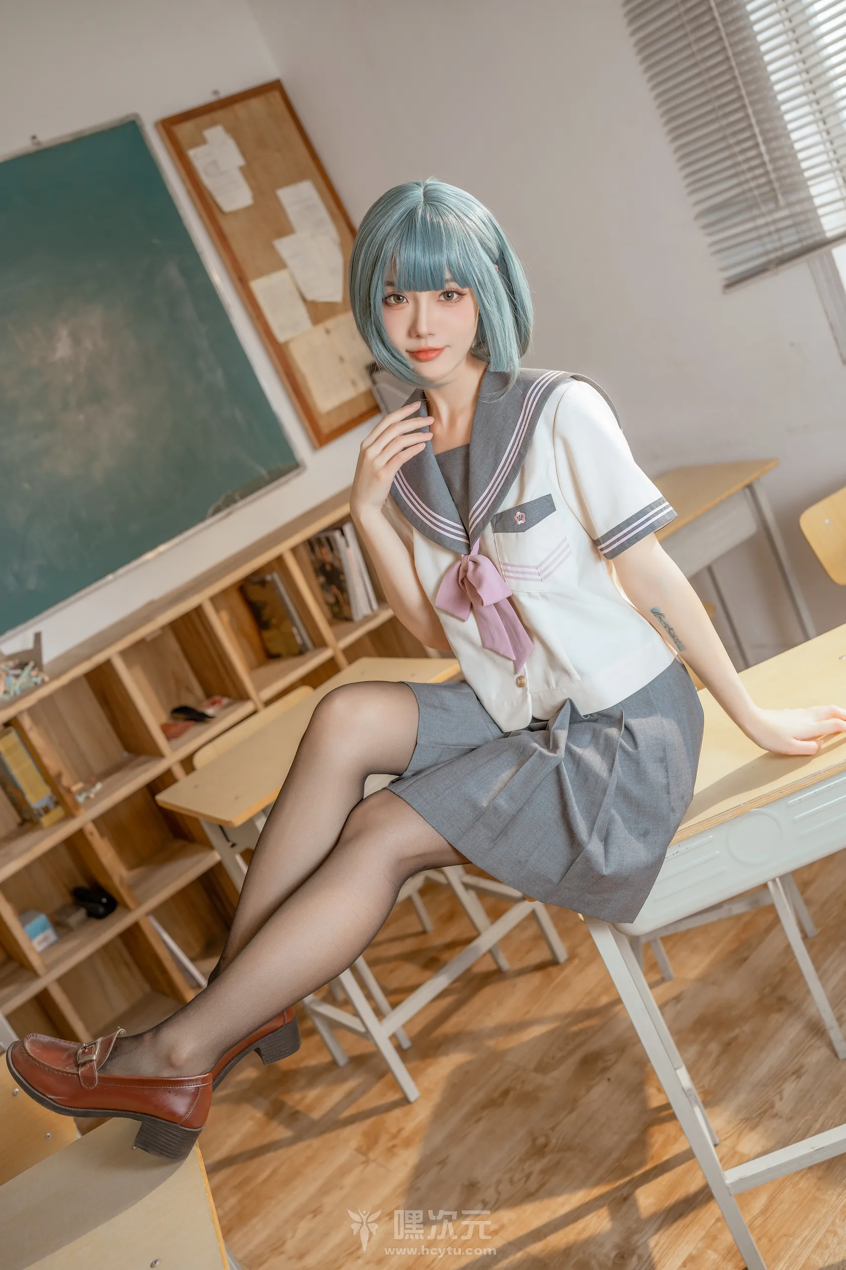 桃良阿宅 不良JK美女 写真图片 - 嘿次元 图3