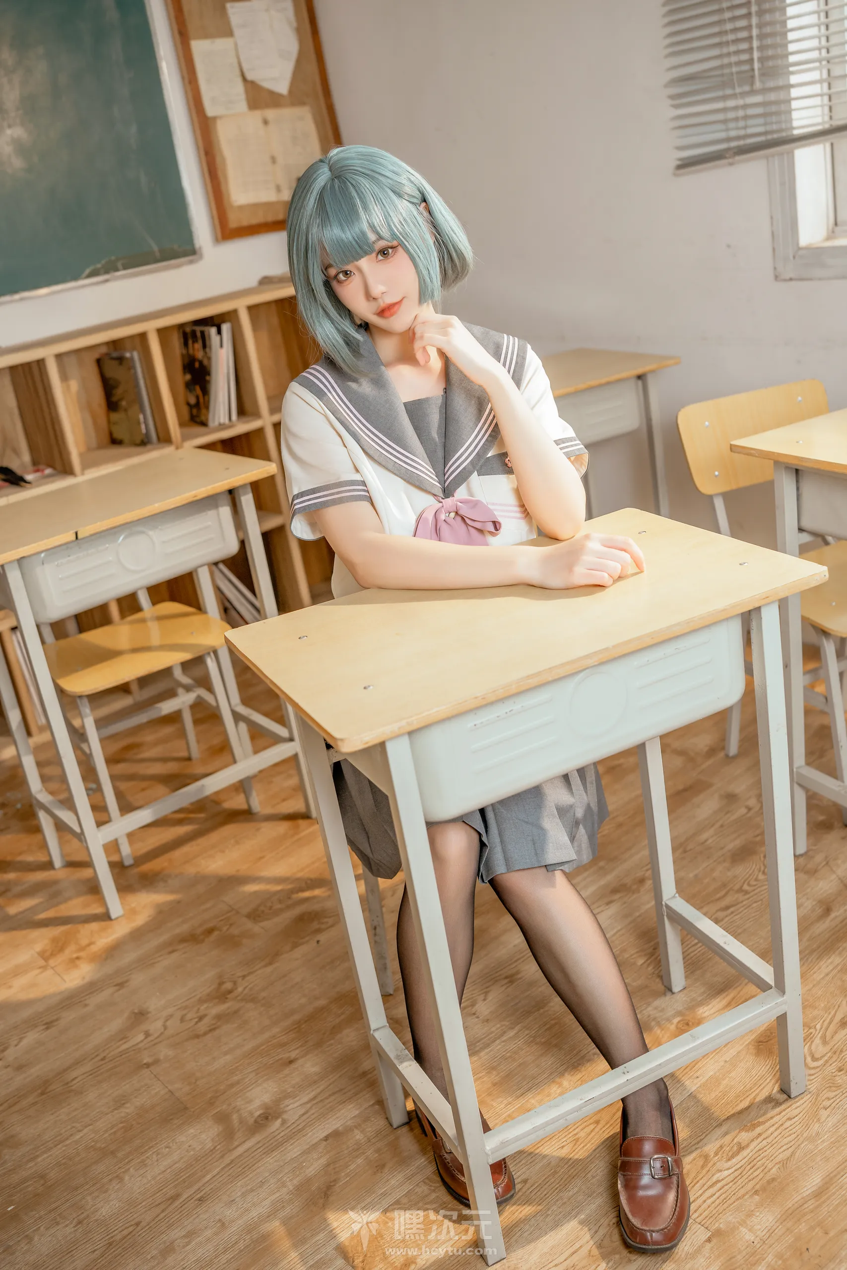 桃良阿宅 不良JK美女 写真图片-嘿次元