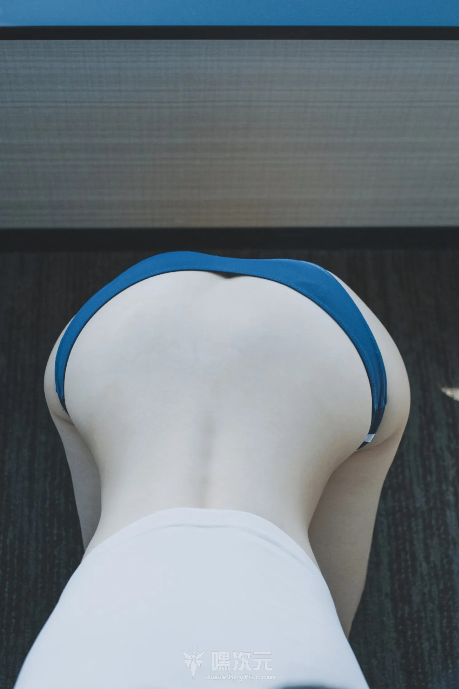 可可小白兔 礼物体操服少女写真图片 - 嘿次元 图4
