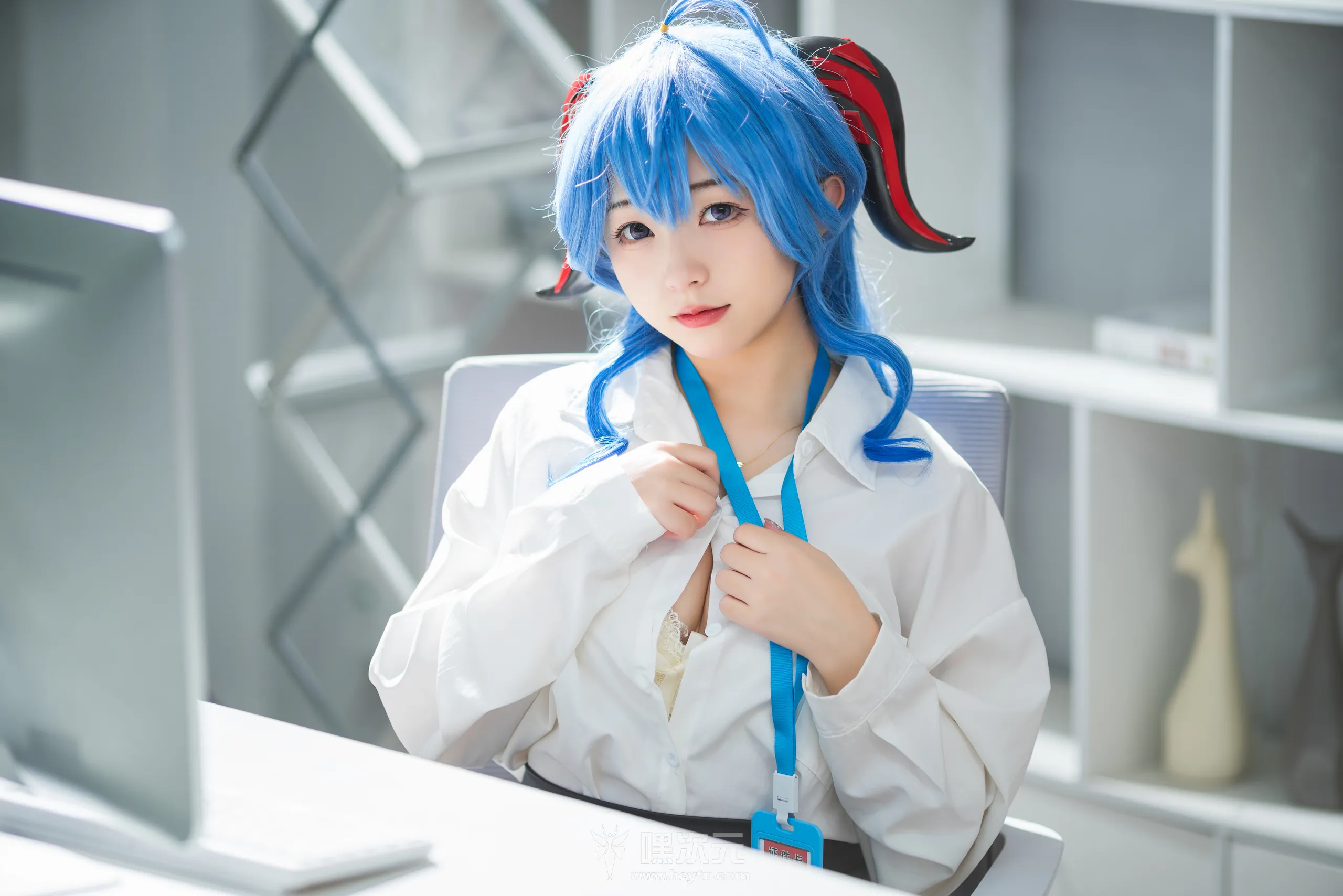 花铃 甘雨秘书OL 美女写真图片 - 嘿次元 图4