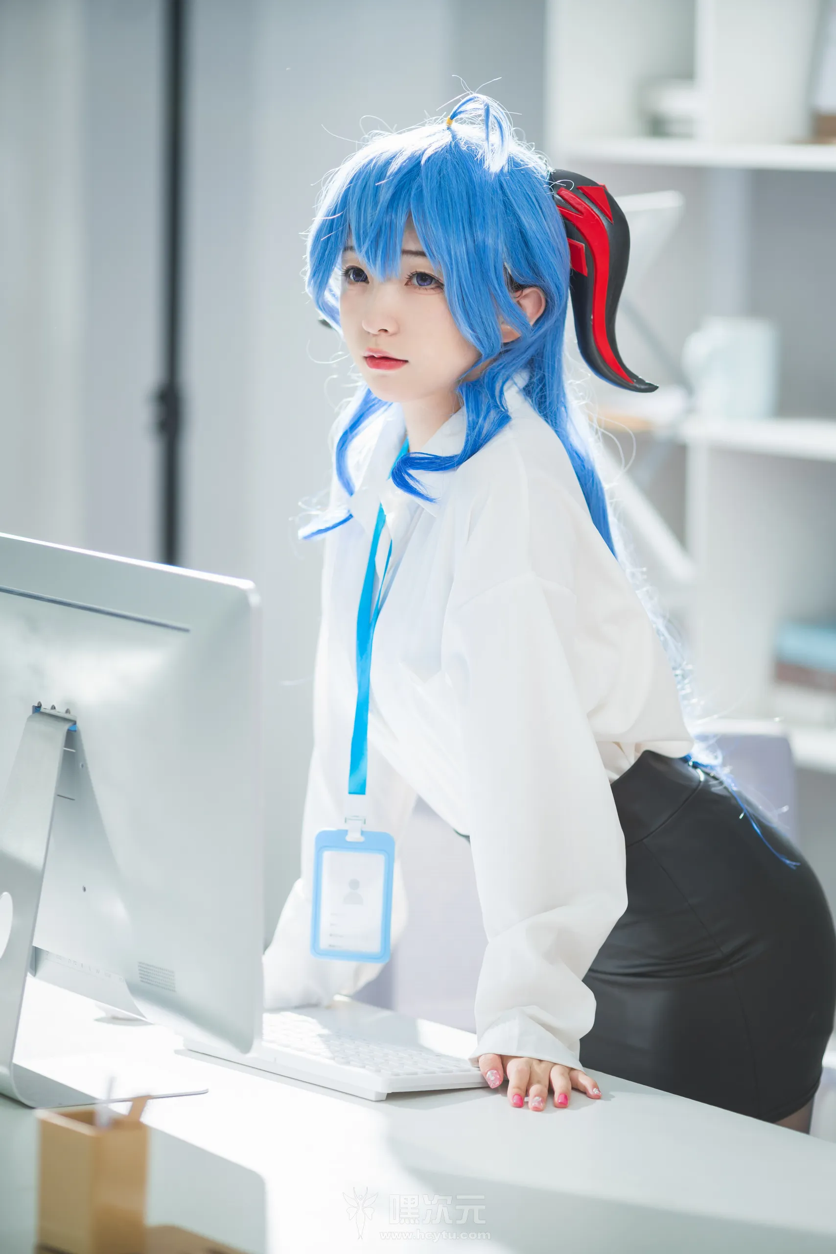 花铃 甘雨秘书OL 美女写真图片 - 嘿次元 图8