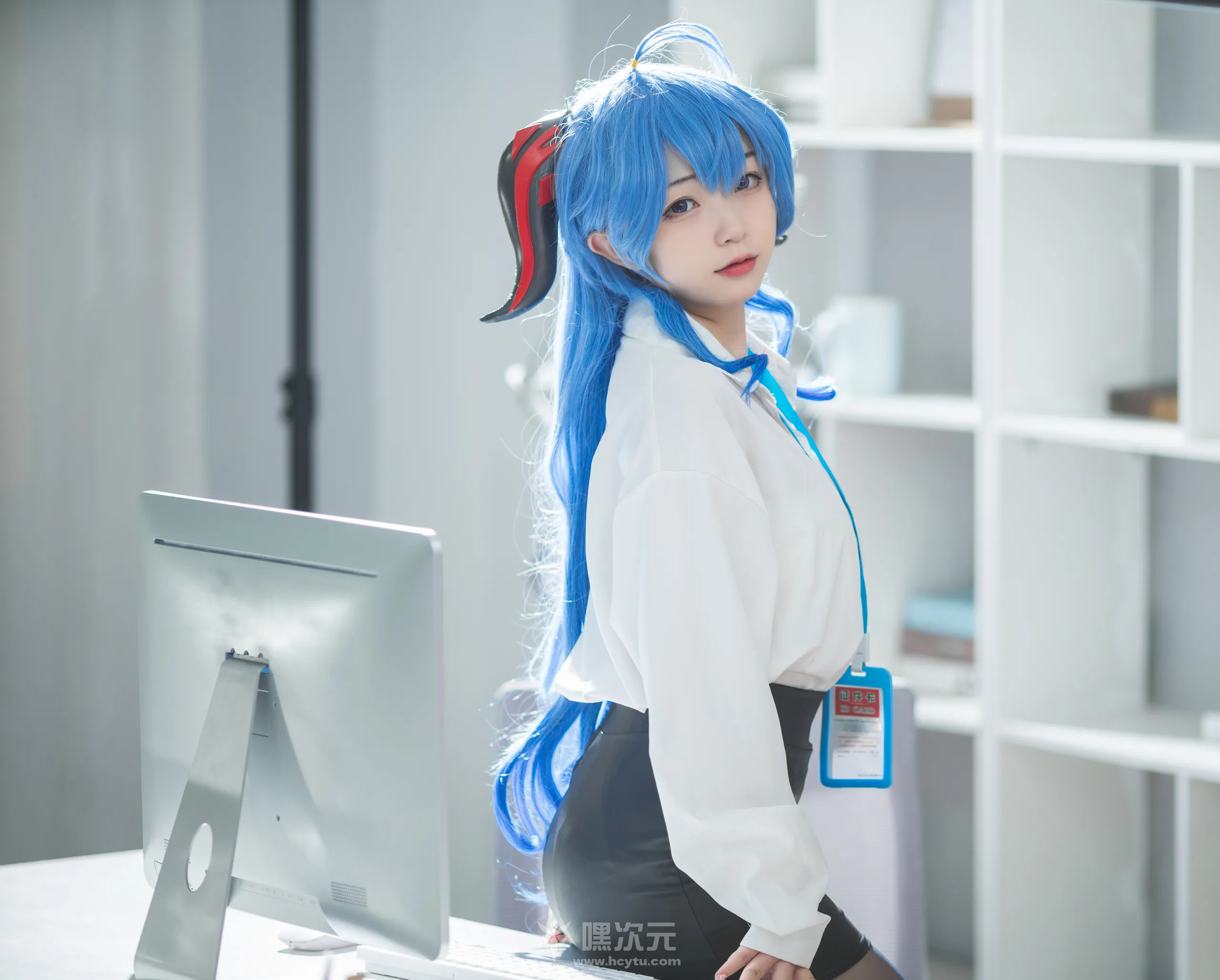 花铃 甘雨秘书OL 美女写真图片 - 嘿次元 图7