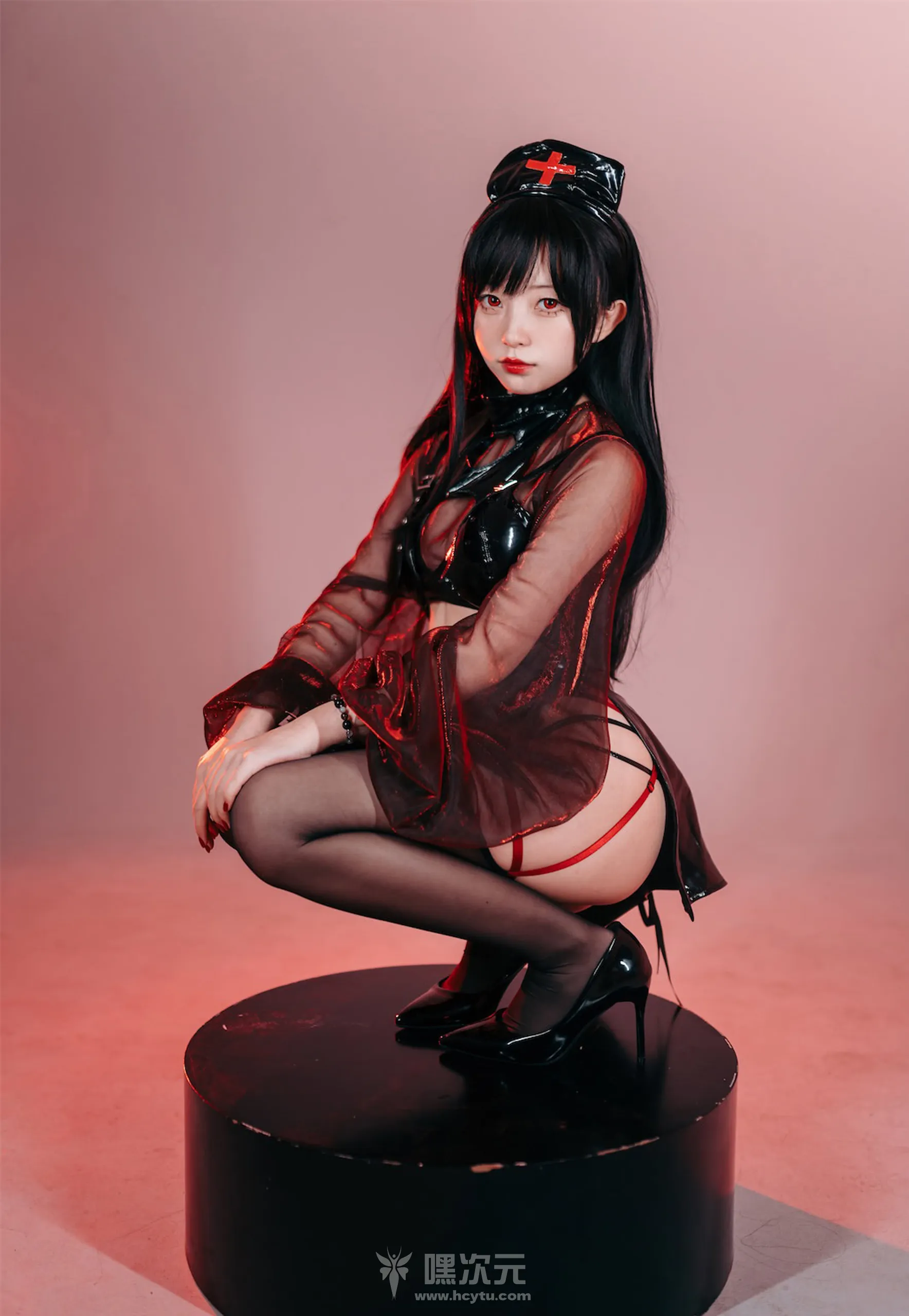 花铃 猩红护士 美女写真图片 - 嘿次元 图3