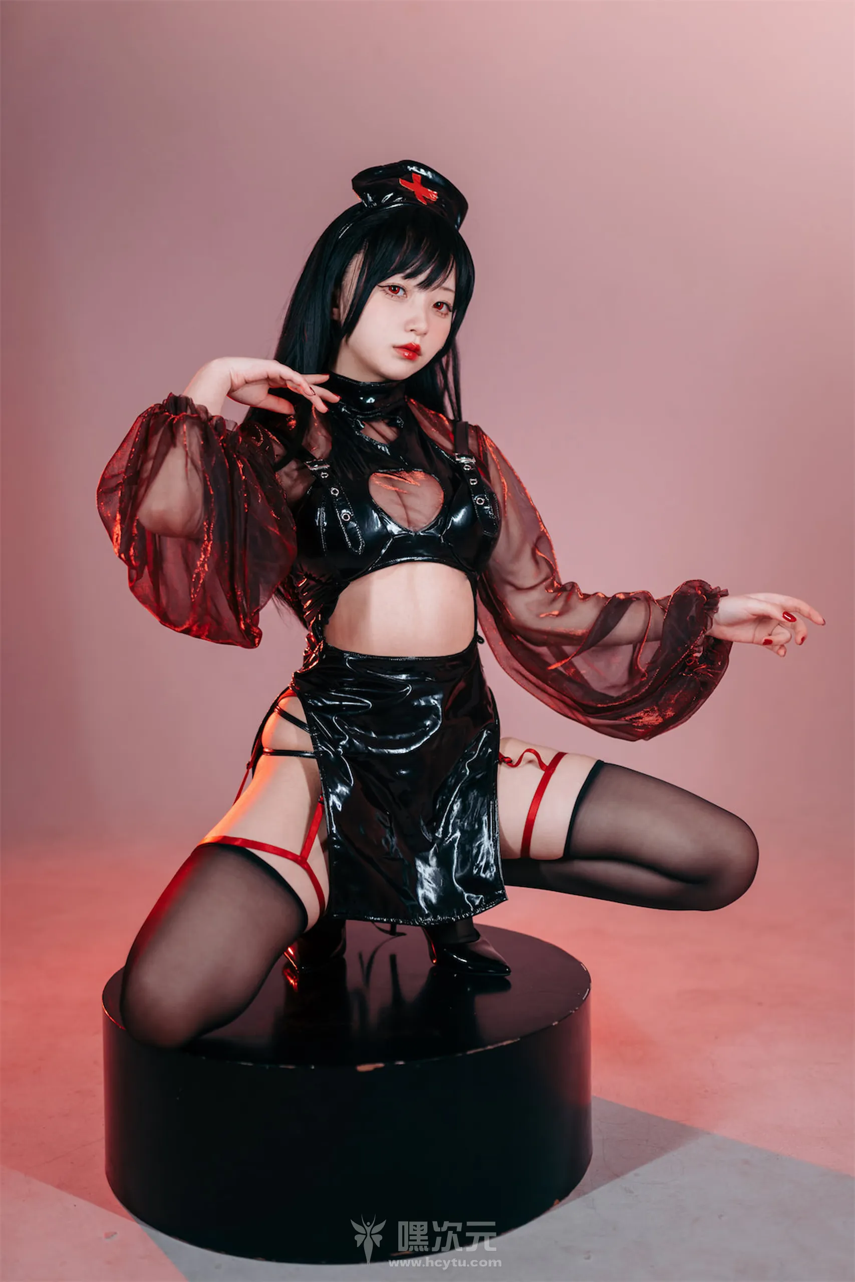 花铃 猩红护士 美女写真图片 - 嘿次元 图5
