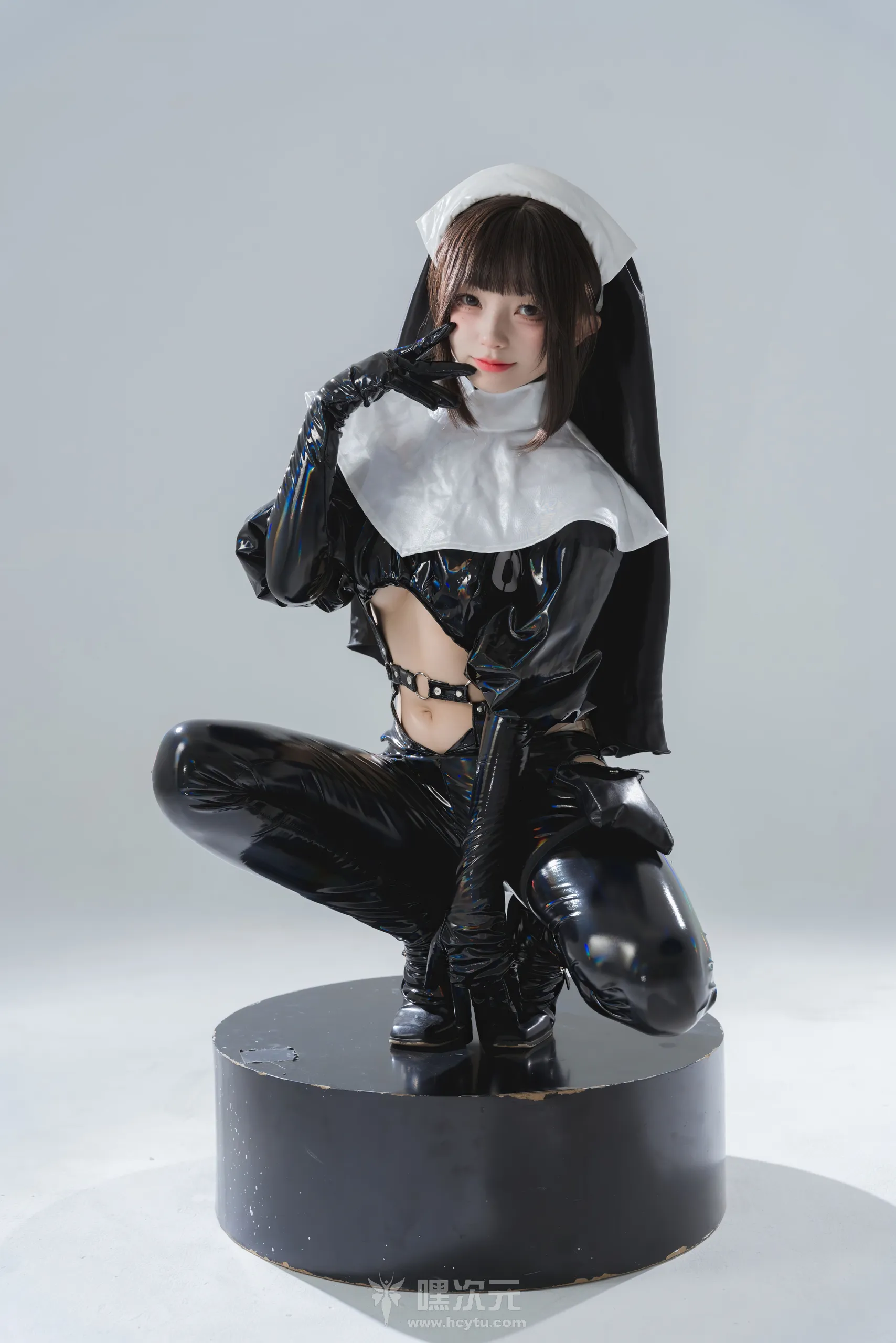 花铃 NO.030 漆皮修女 美女写真图片-嘿次元