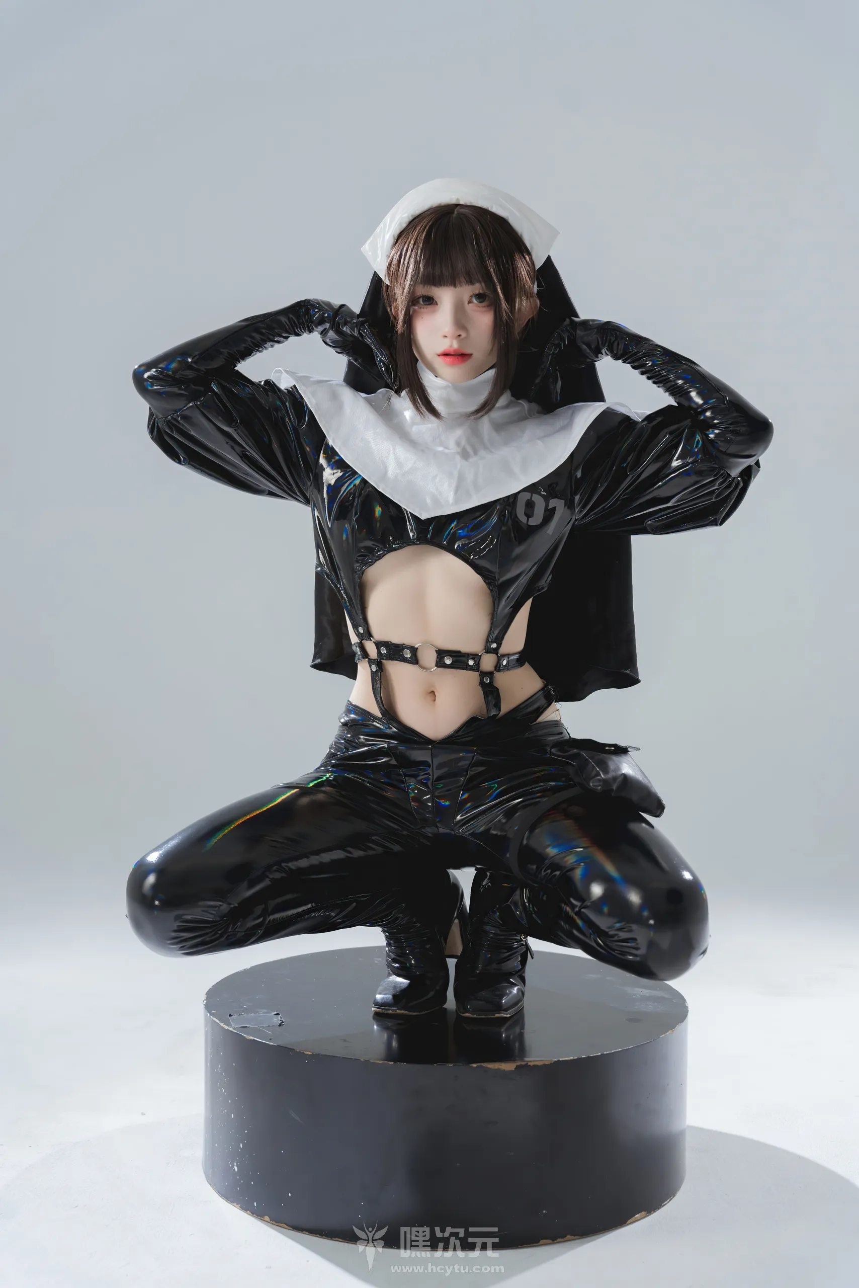 花铃 NO.030 漆皮修女 美女写真图片 - 嘿次元 图3