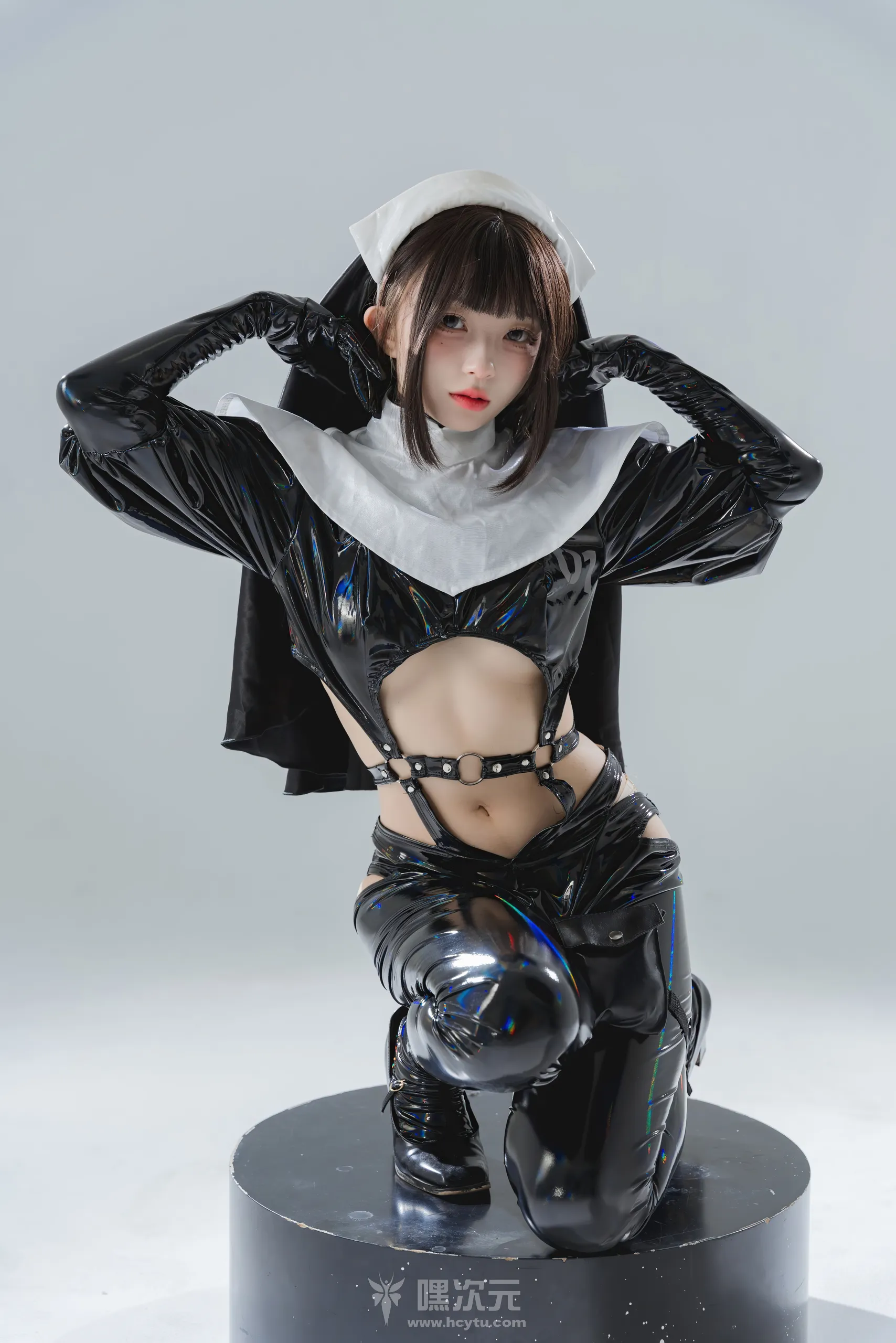 花铃 NO.030 漆皮修女 美女写真图片 - 嘿次元 图2