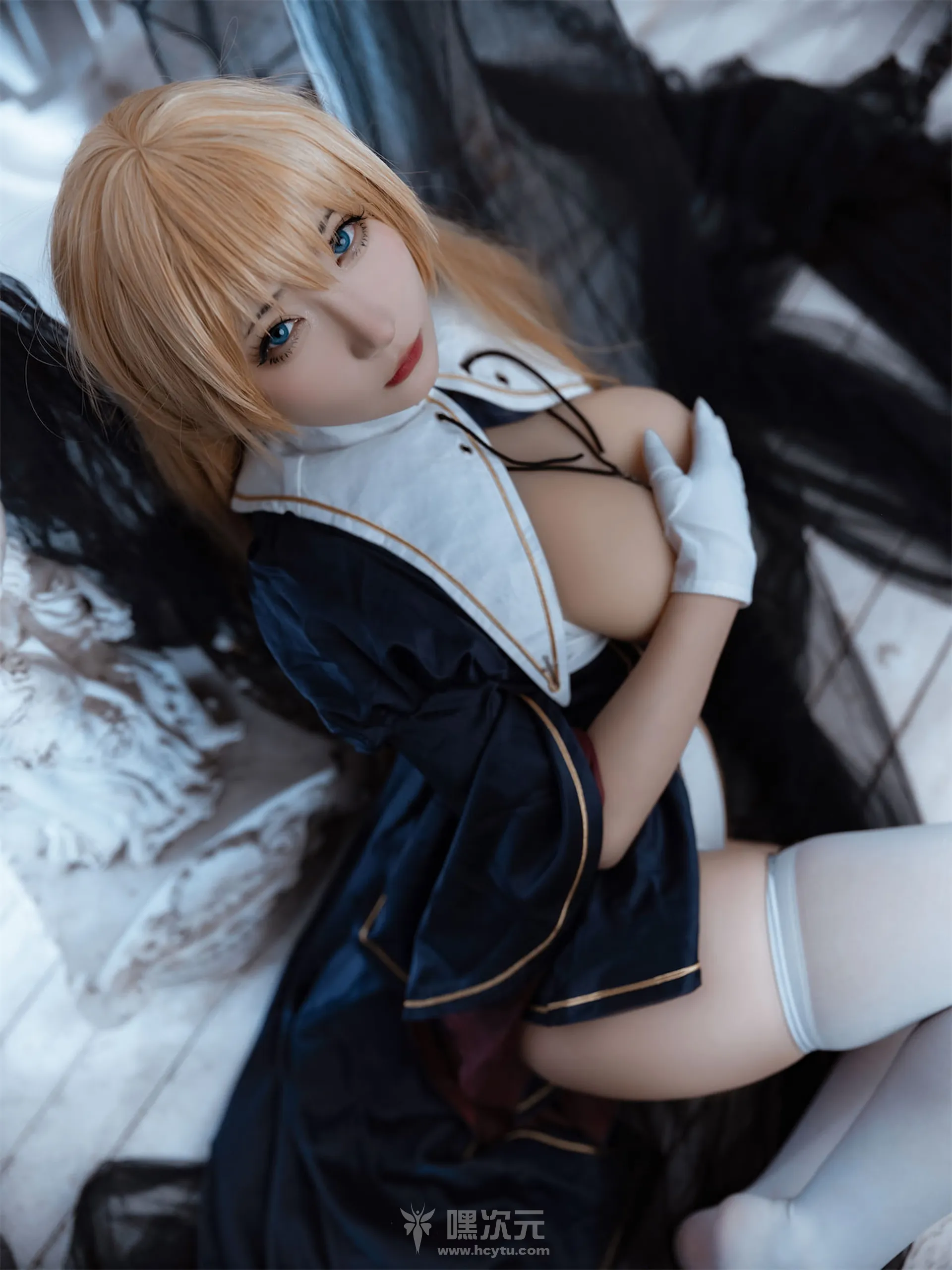 是三不是世w 写真合集下载-嘿次元