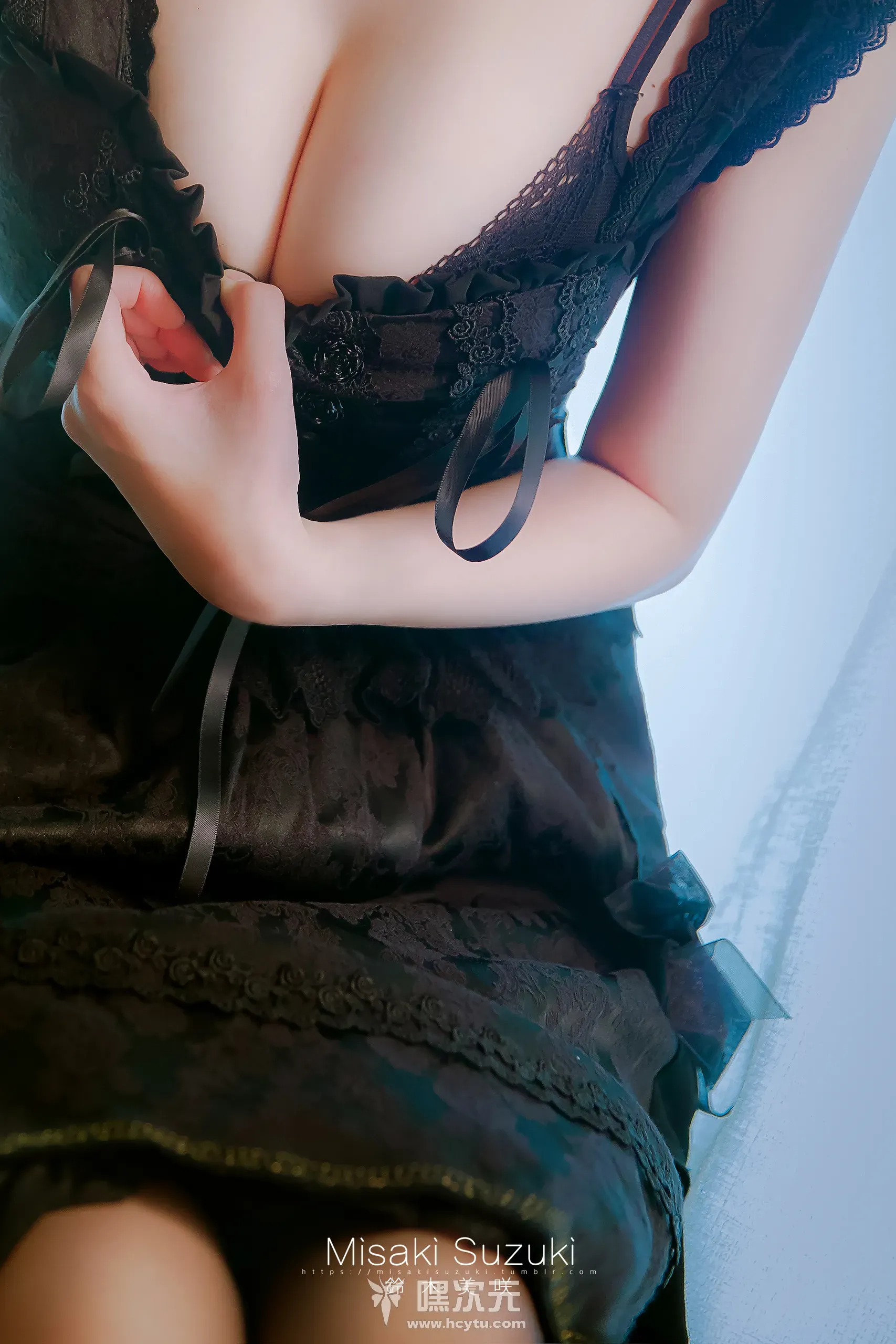 铃木美咲(Misaki Suzuki) 软软趴在床单上 写真合集下载 - 嘿次元 图6