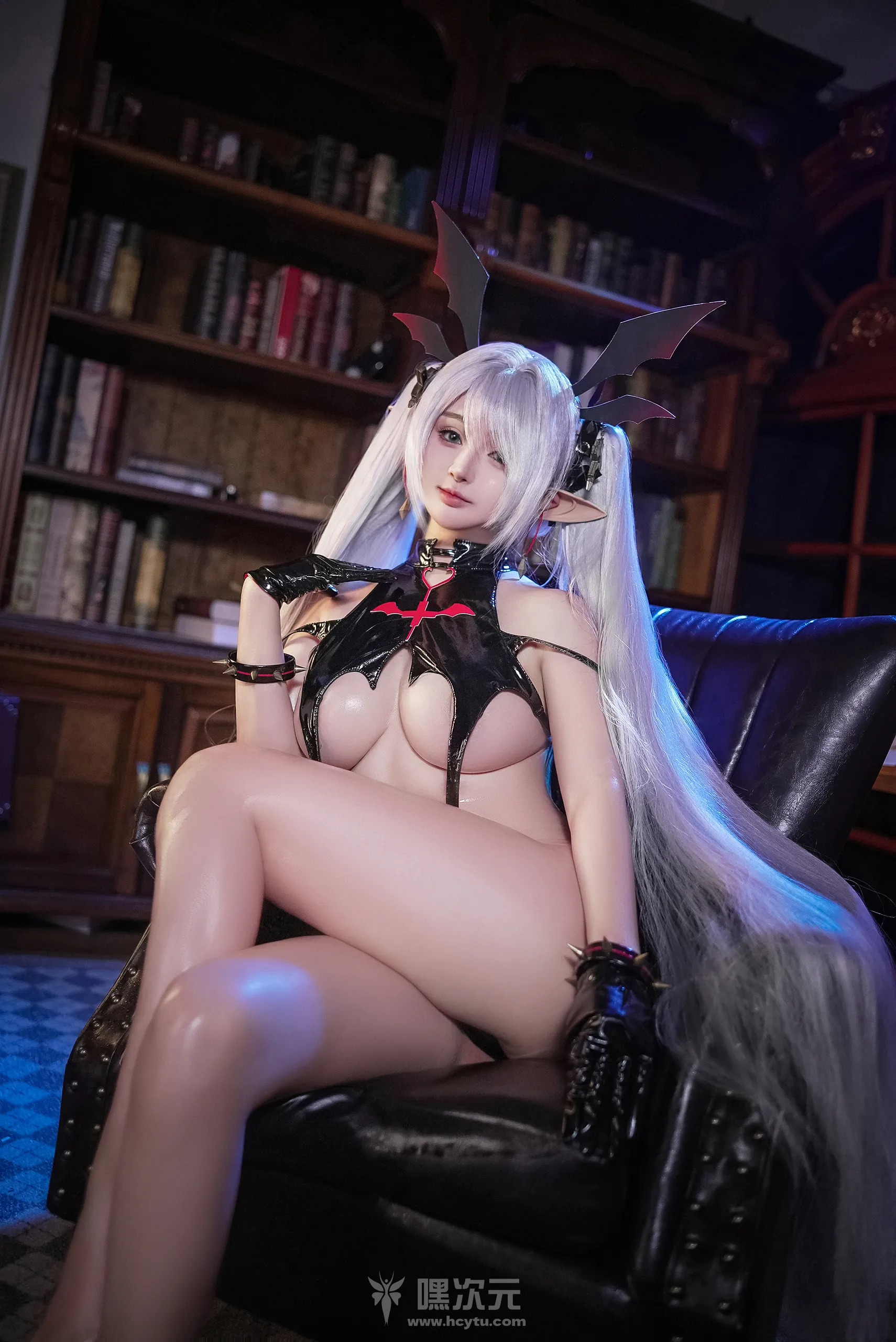 桜井宁宁 黑色恶魔 漆皮胶衣魅魔写真集（130P的大容量，主打油光肉感与大胆特写）-嘿次元
