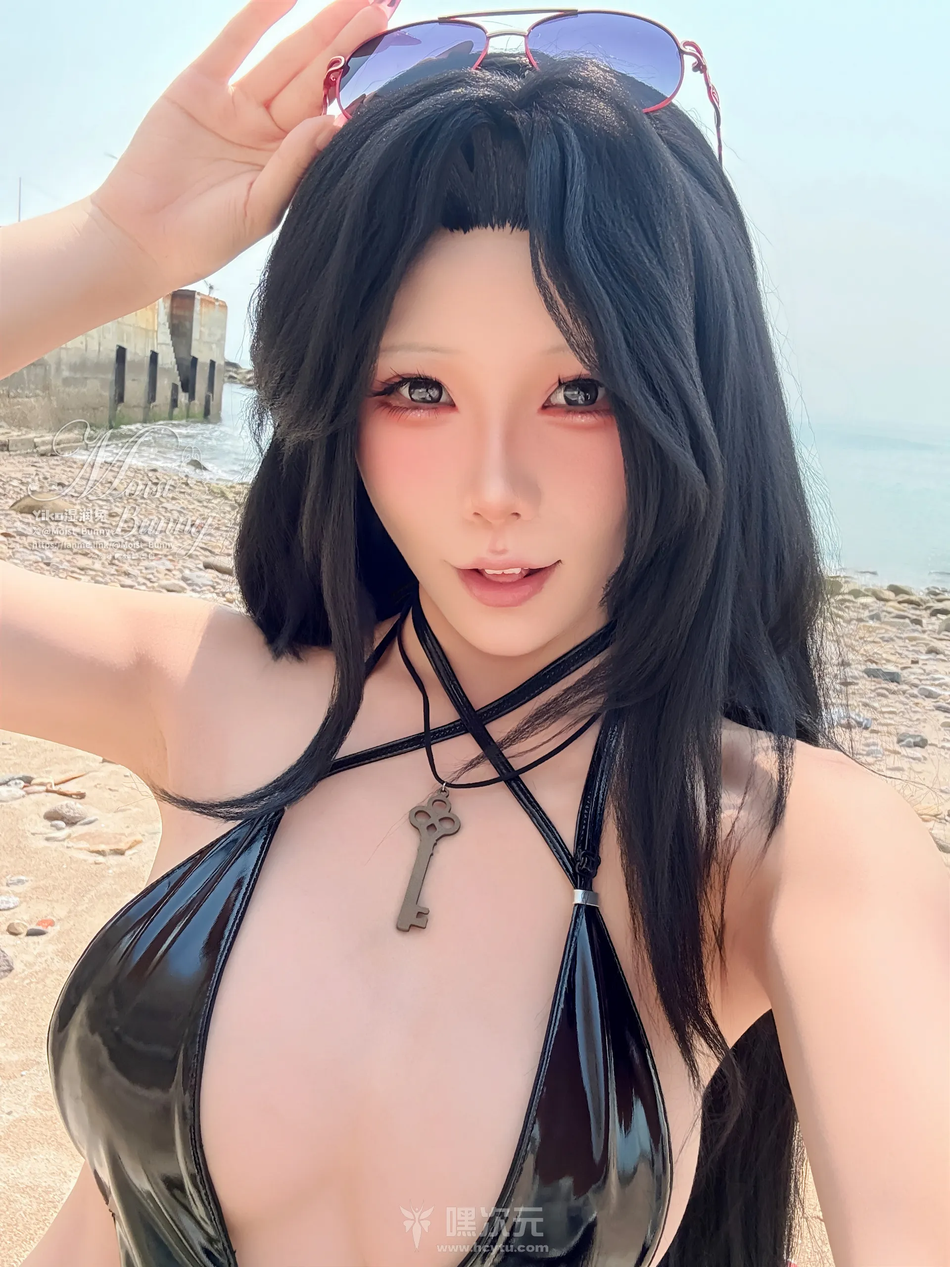 黏黏团子兔 梅登·艳阳之下 黑色漆皮高叉泳装写真集 - 嘿次元 图2