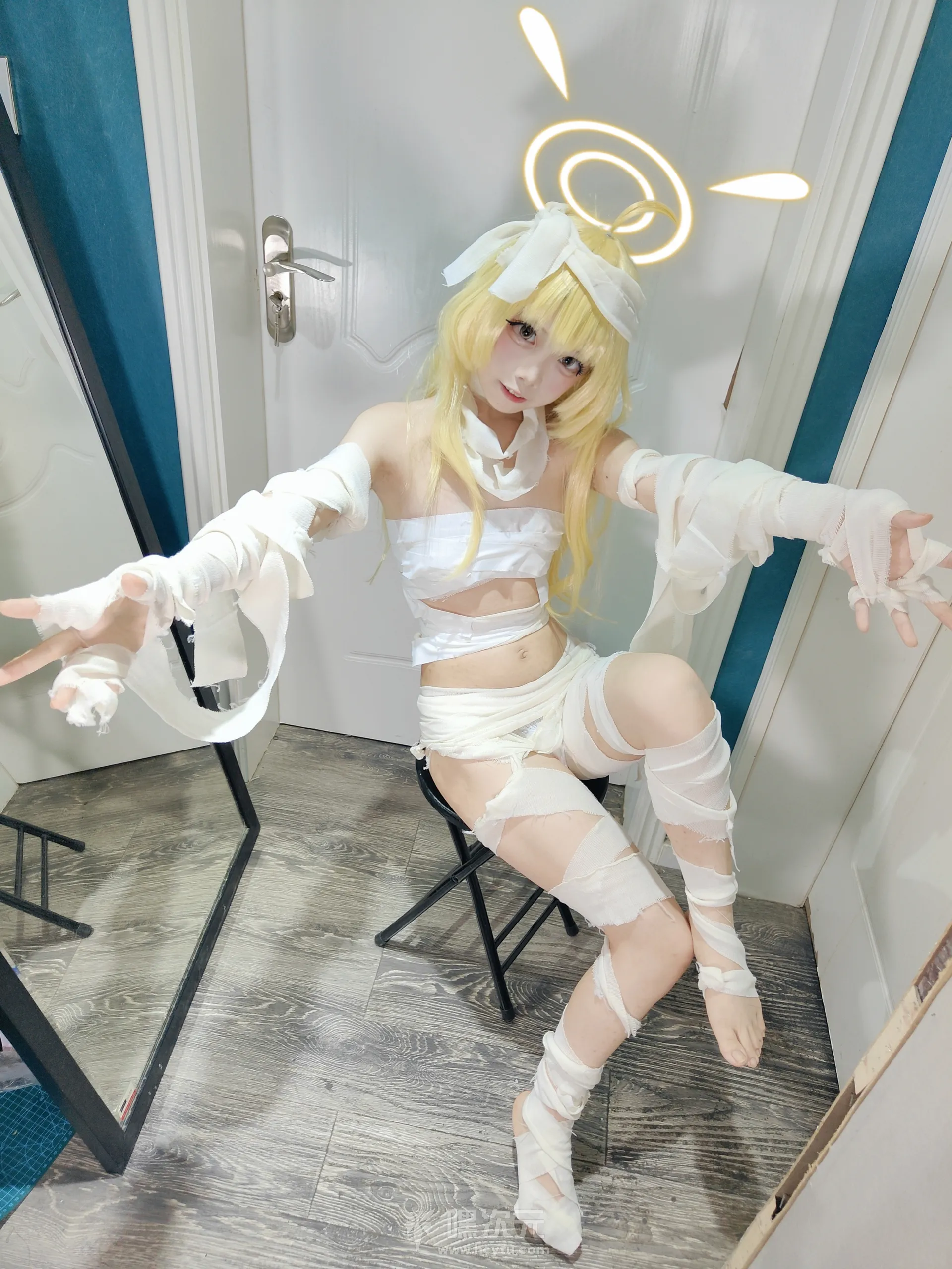 [御子miko] 万圣节绷带少女 纯白束缚与足控福利 - 嘿次元 图6