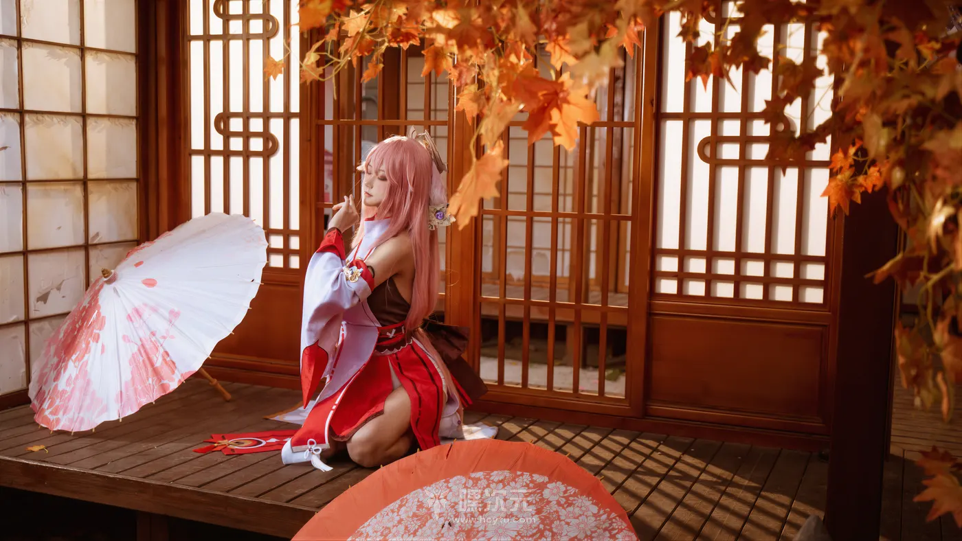 Seya-狮砸 原神 八重神子 红白短裙极致肉感 写真集 - Seya-狮砸 - 跪姿微倾,腰线如刃