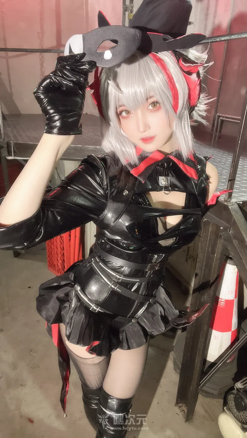 山崎怜Rei W 致命腰线黑皮束身衣 写真集 - 山崎怜Rei - 指尖轻触面罩的克制挑逗