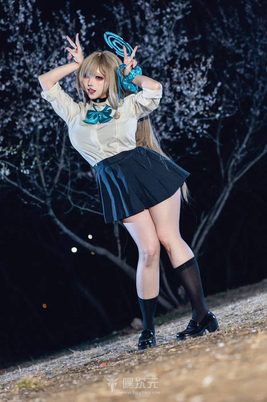 soso_嗖嗖 Asuma Blue Archive 夜樱下的诱惑制服下的暗涌 写真集 - soso_嗖嗖 - 黑丝勒痕与大腿根肉感