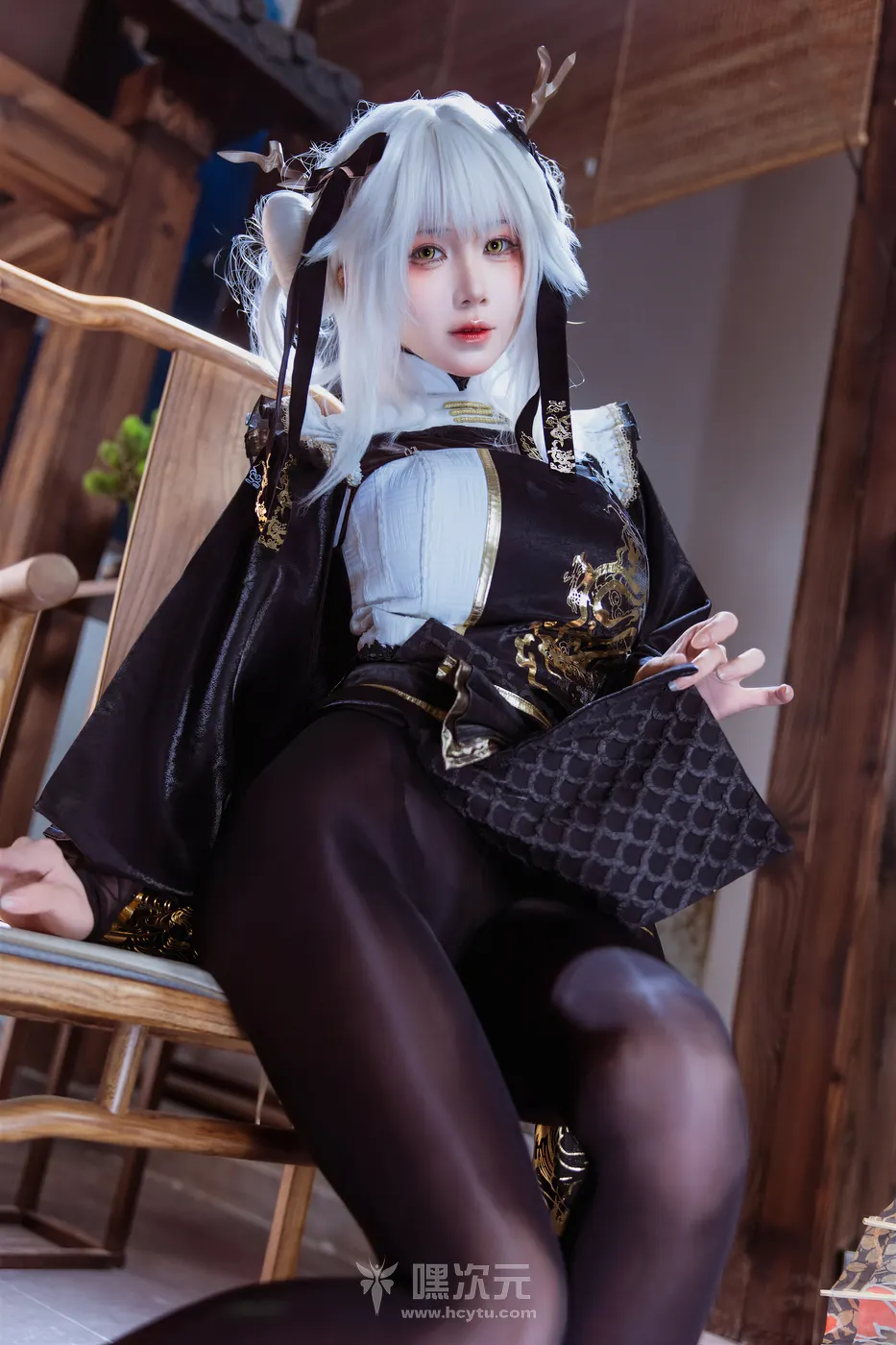 末夜787 Nikke胜利女神 布兰儿 黑金紧身短袄诱惑 写真集 - 末夜787 - 黑丝绷紧大腿根的肉感挤压