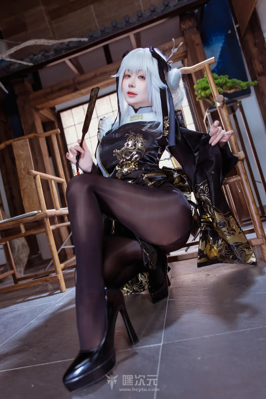 末夜787 Nikke胜利女神 布兰儿 黑金紧身短袄诱惑 写真集 - 末夜787 - 腰肢收束处的骨肉折角