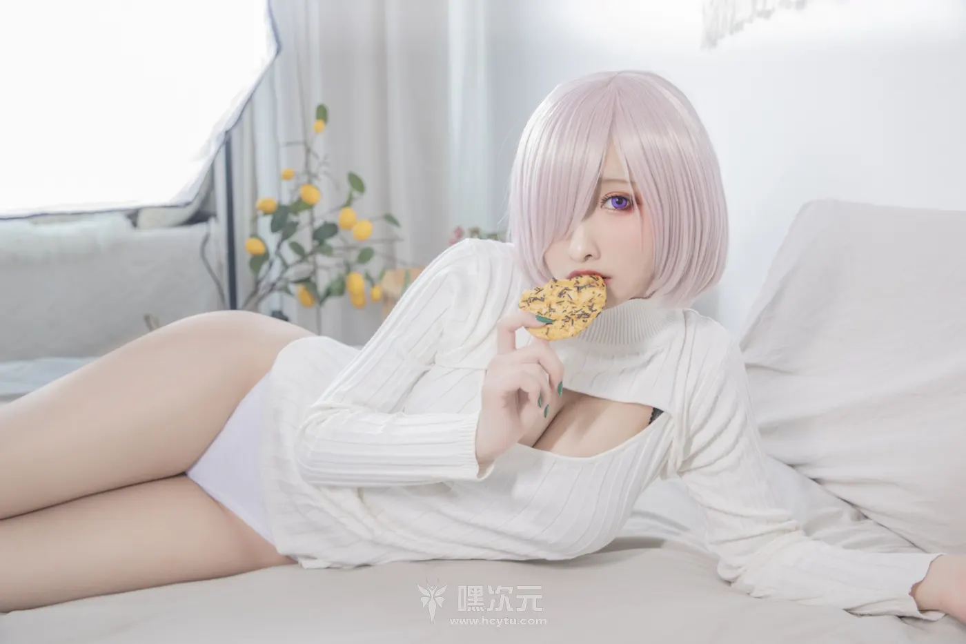 洛璃 LoLiSAMA 玛修·基列莱特 开胸毛衣 真实肉感布料极限绷紧 写真集 - 洛璃 LoLiSAMA - 饼干咬合间微启唇齿
