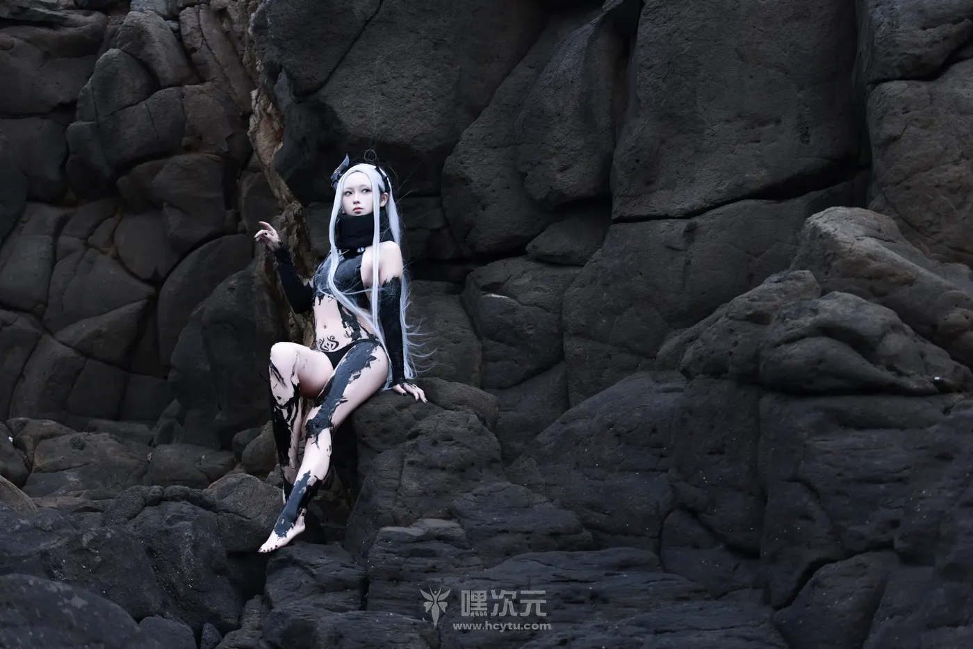 G44不会受伤 nikke 利维坦 黑胶涂装白发视觉冲击 写真集-嘿次元