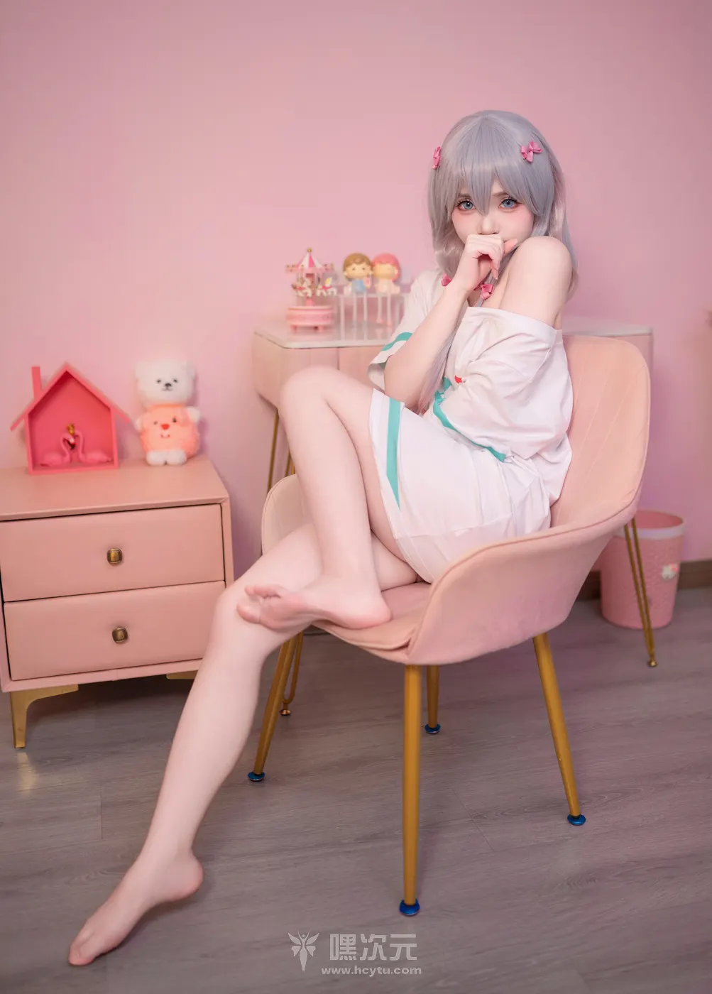 Bangni邦尼 情色漫画老师 和泉纱雾 邦尼化身和泉纱雾诱惑无限 写真集 - Bangni邦尼 - 指尖抵唇的慵懒挑衅
