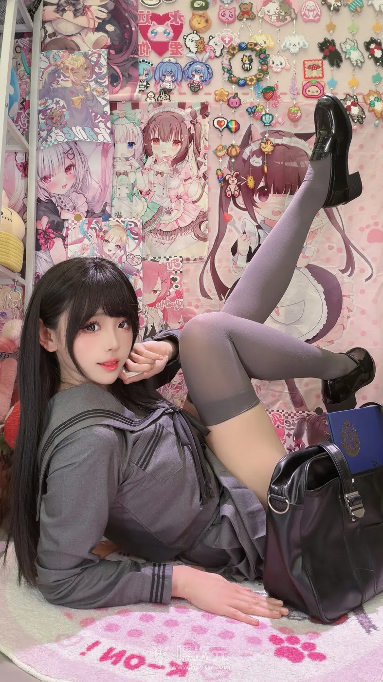 Miko酱ww 四月合集 188张超高清私密写真 写真集 - Miko酱ww - 丝袜勒痕勾勒大腿根肉感