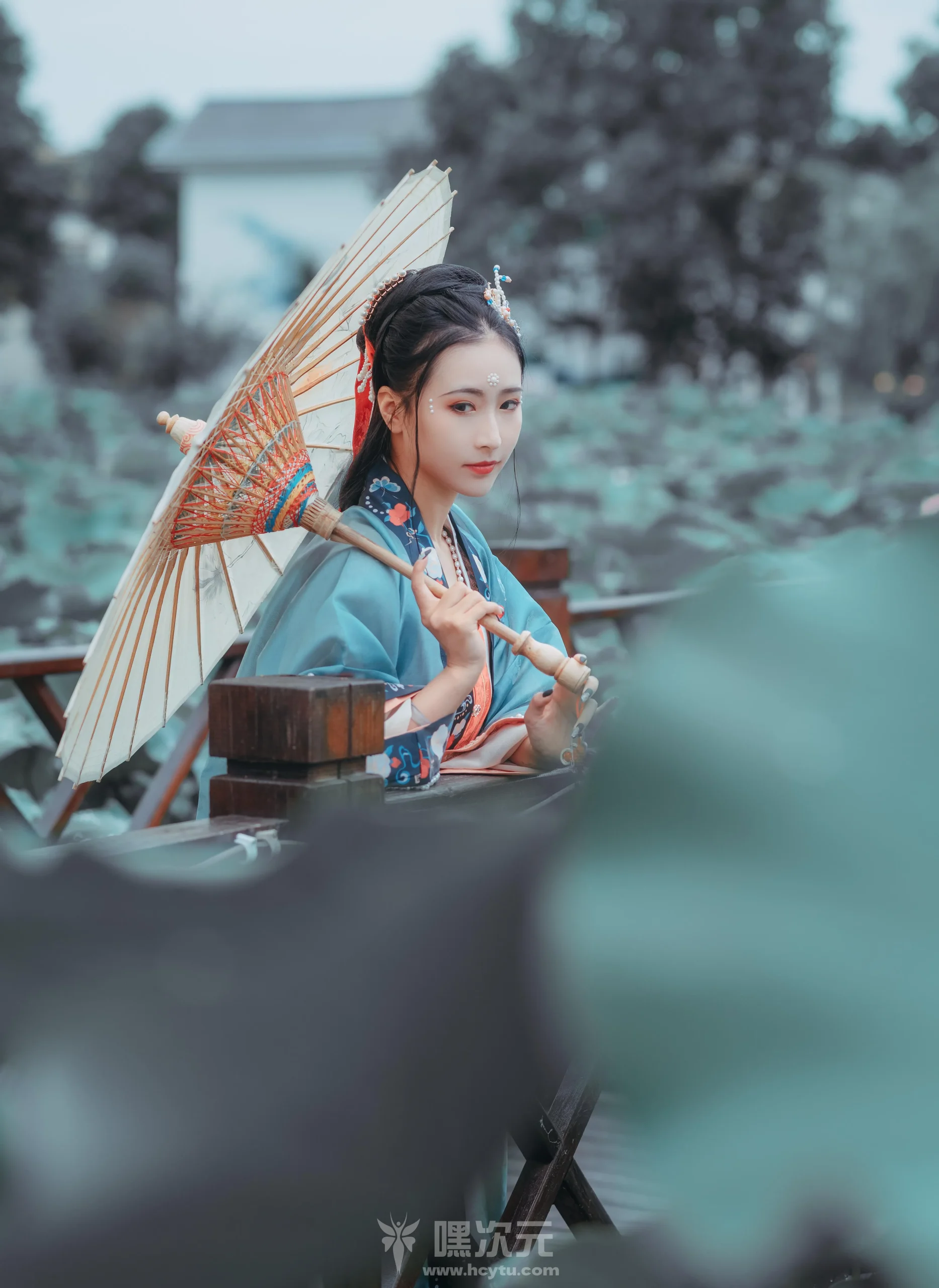 拿相机的执义 写真合集下载