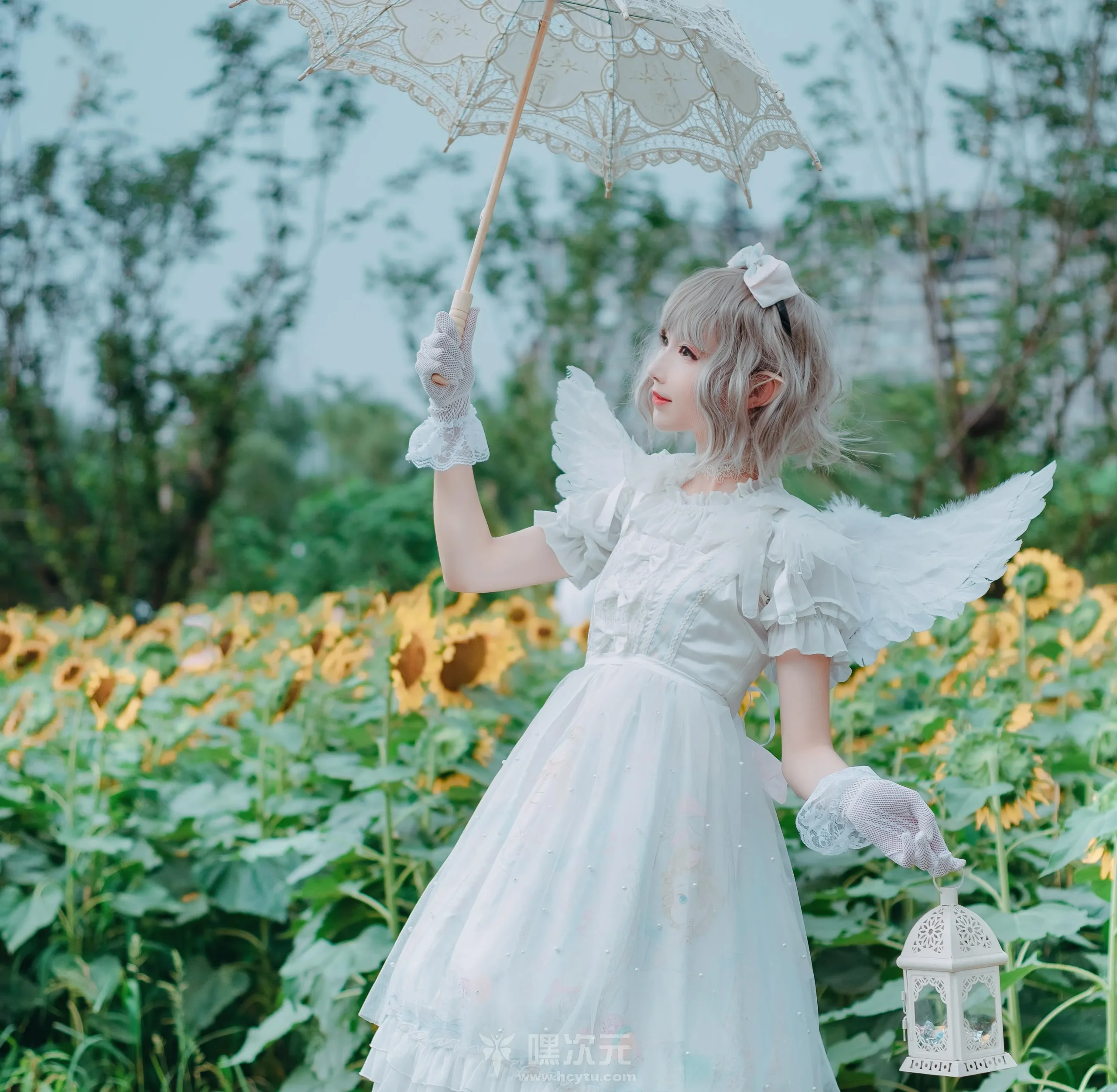 拿相机的执义 写真合集下载