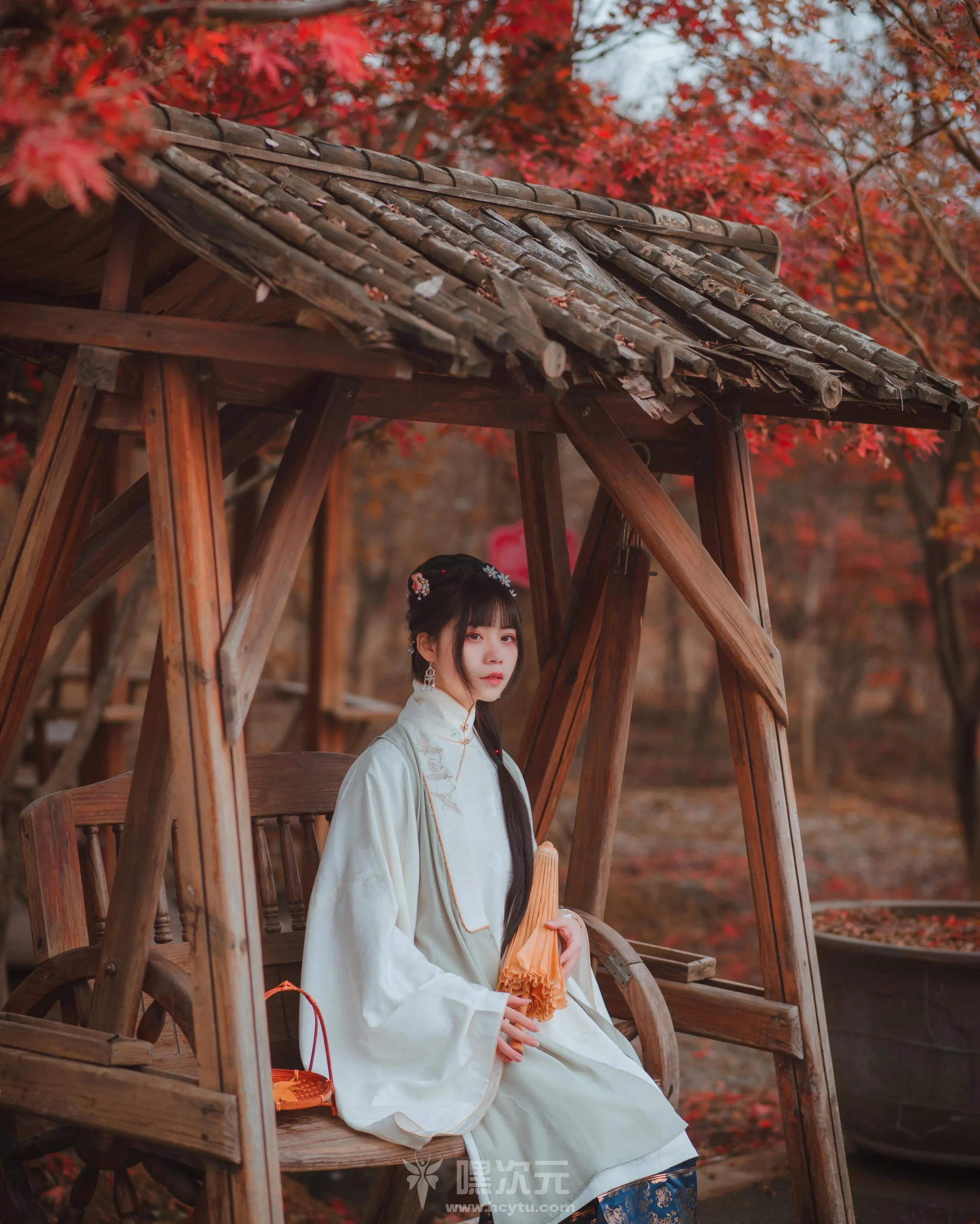 拿相机的执义 写真合集下载