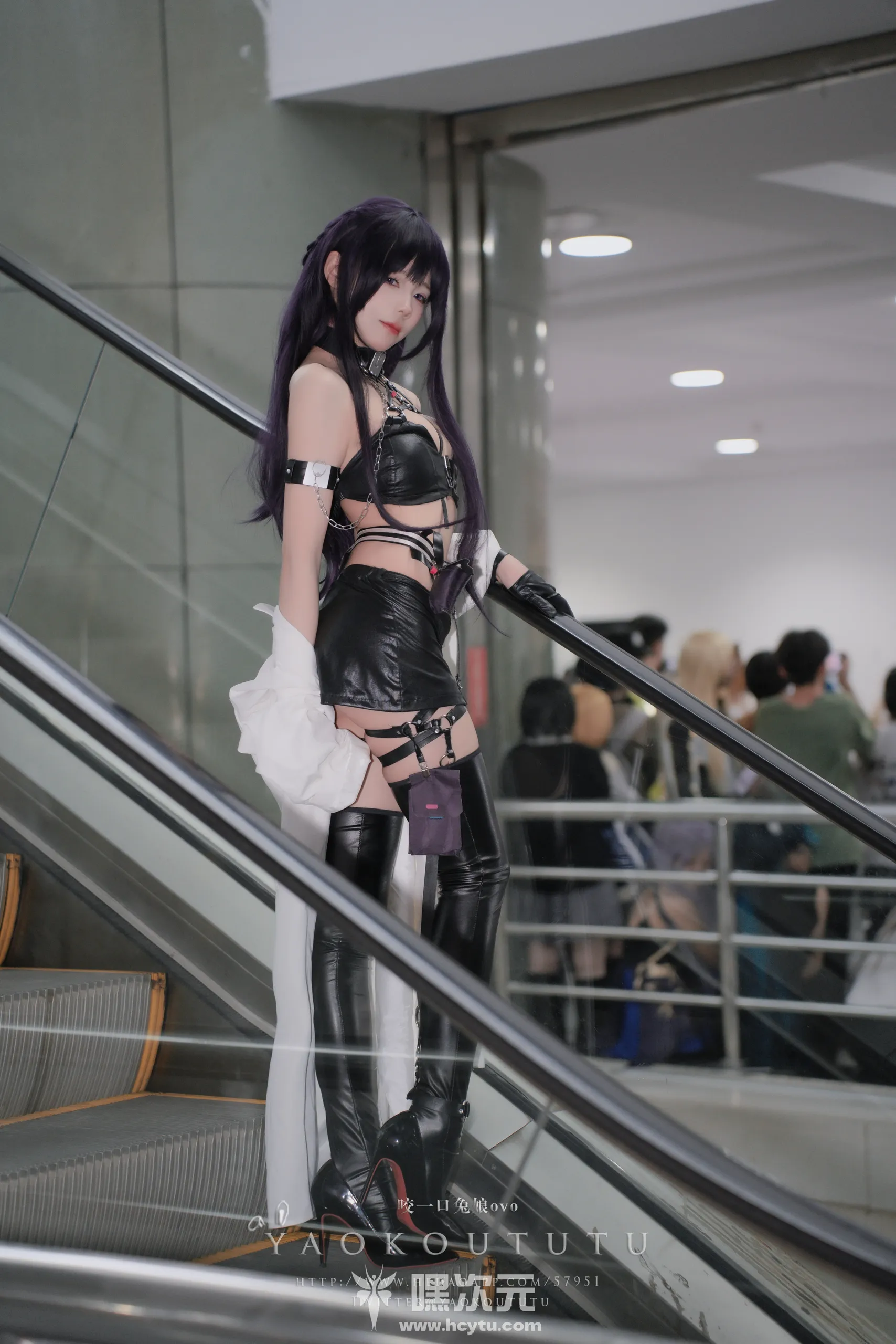 黏黏团子兔 漫展 米哈拉 烤全兔专属配菜 美女写真图片欣赏