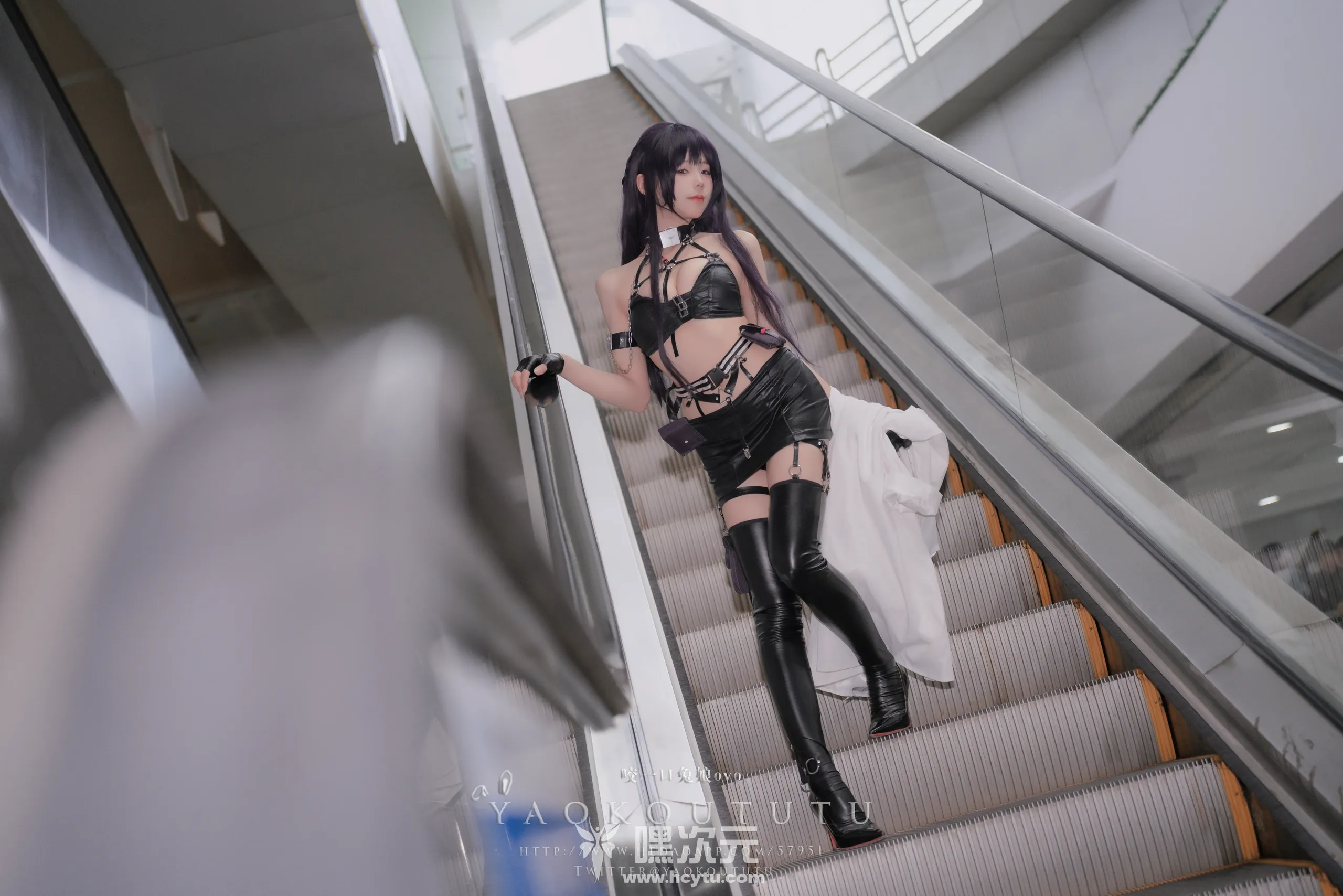 黏黏团子兔 漫展 米哈拉 烤全兔专属配菜 美女写真图片欣赏