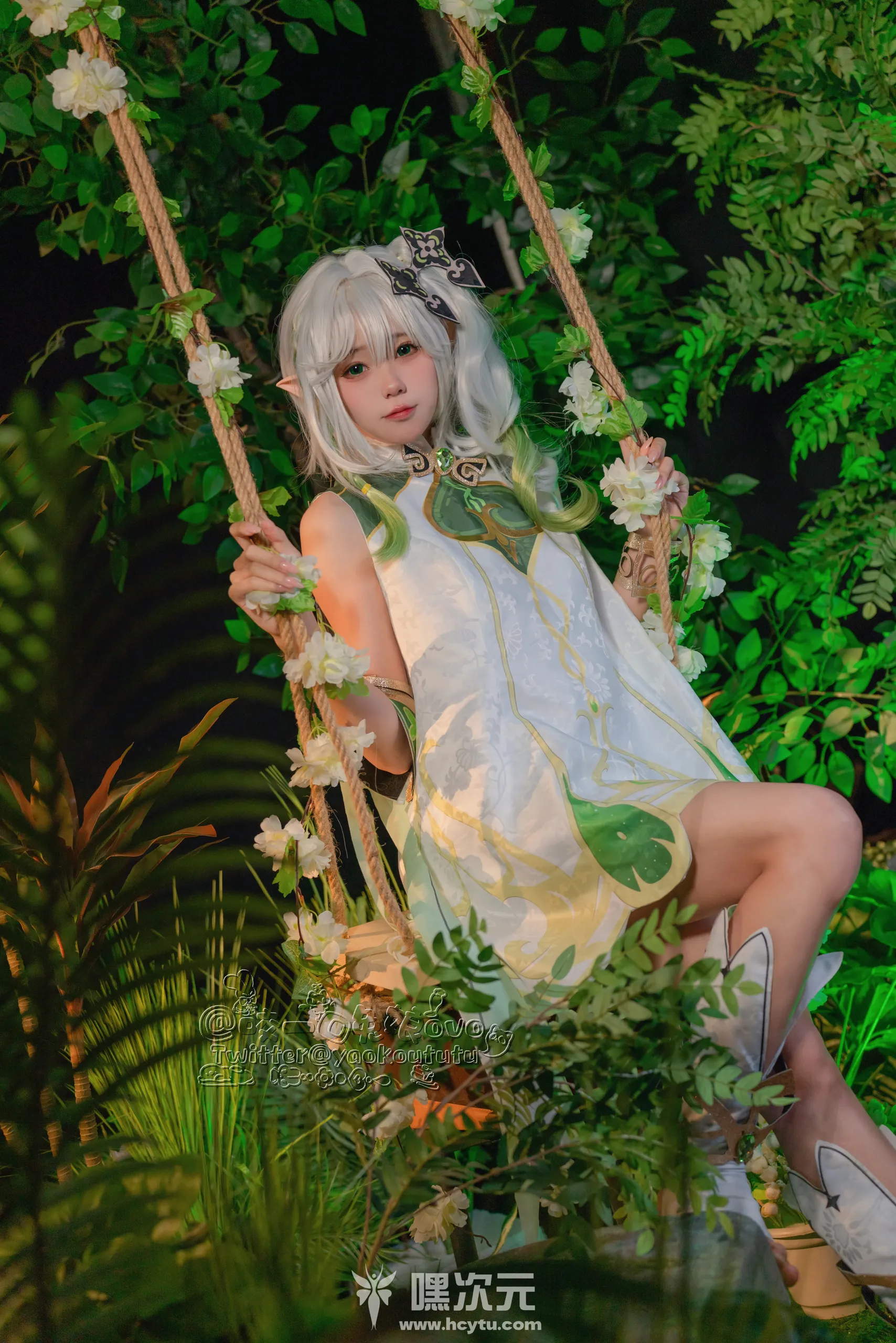 黏黏团子兔 万年萝莉纳西妲 美女写真图片欣赏