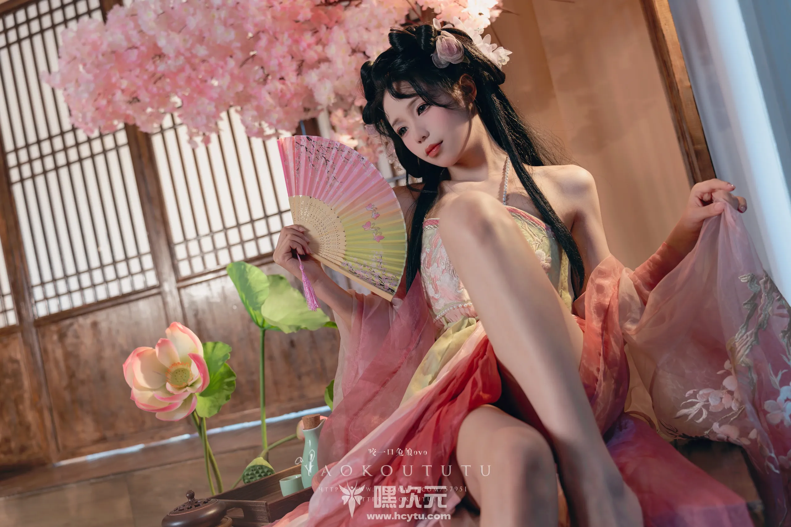 黏黏团子兔 醉倒荷塘边•游园惊梦 美女写真图片欣赏