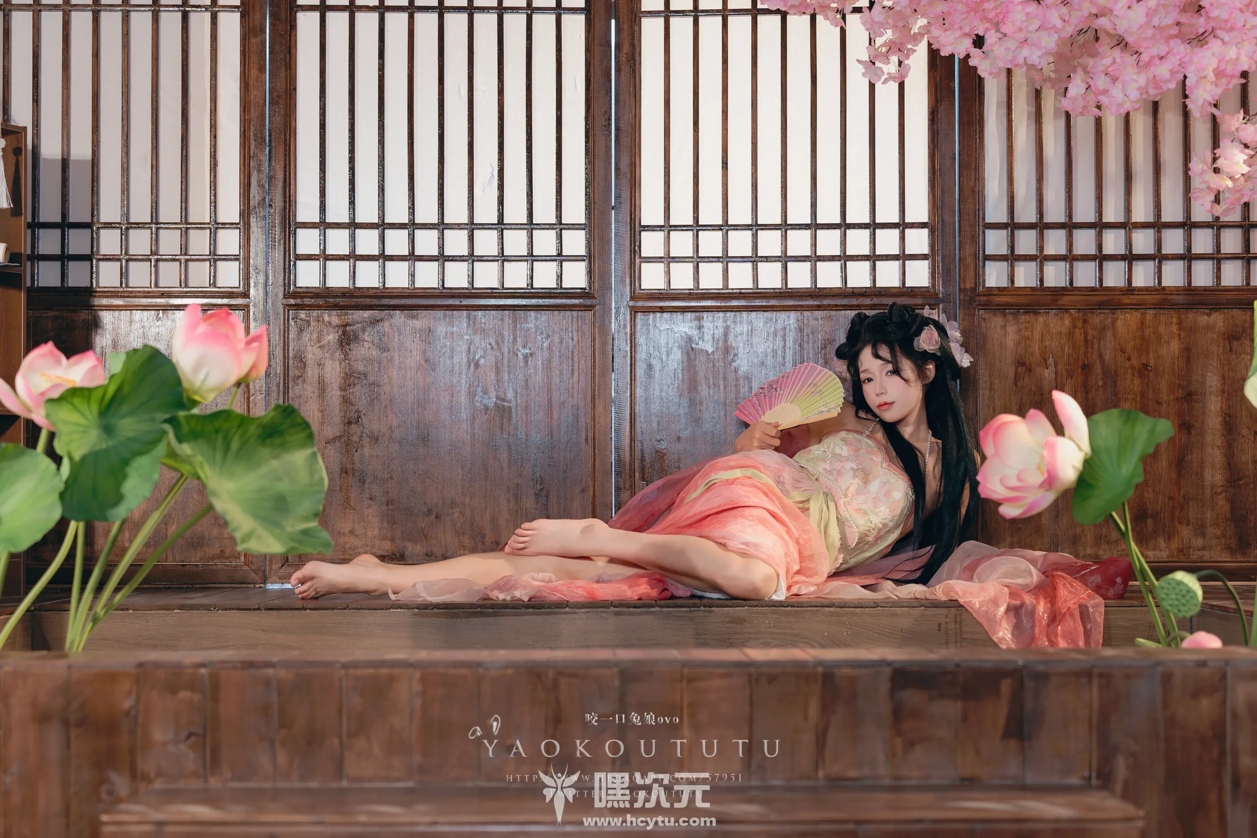 黏黏团子兔 醉倒荷塘边•游园惊梦 美女写真图片欣赏