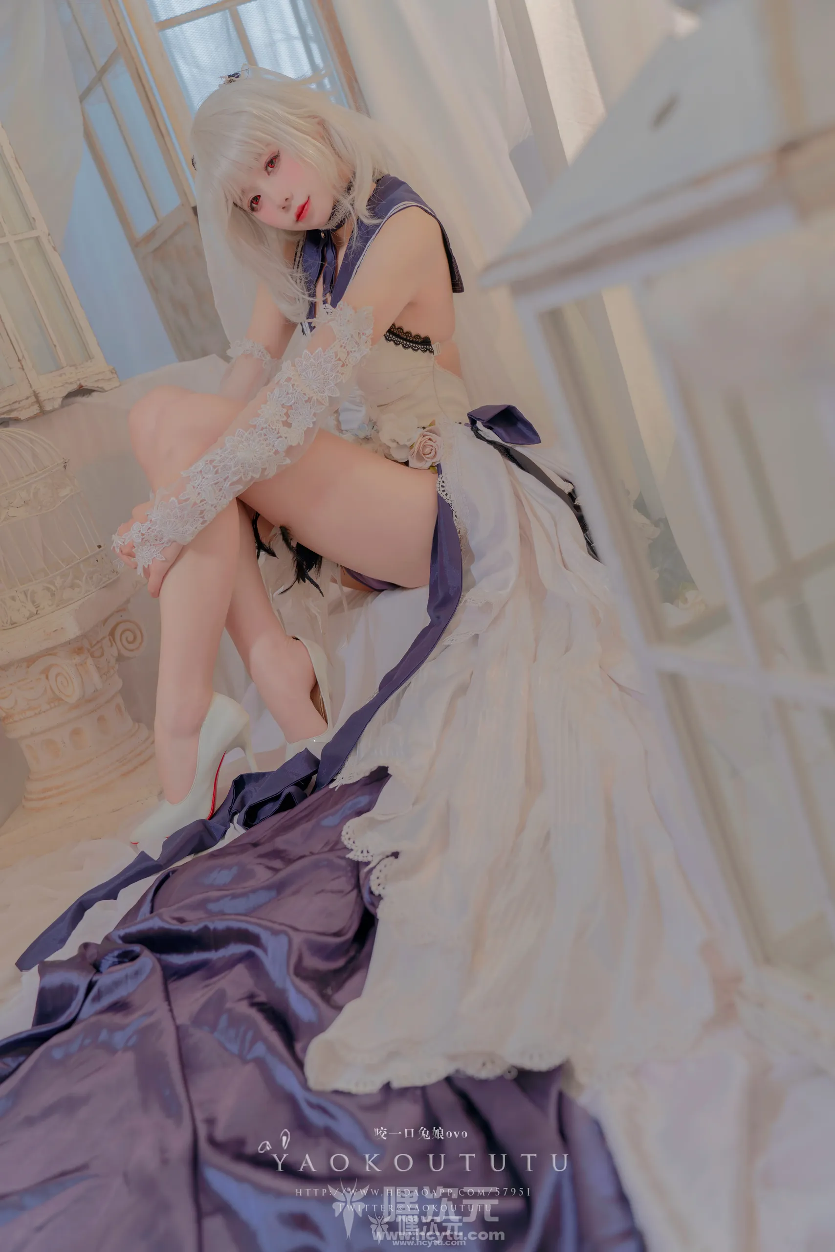 黏黏团子兔 九月T3专属特典 梳妆的大小姐-可畏 美女写真图片在线欣赏九月最新订阅作品