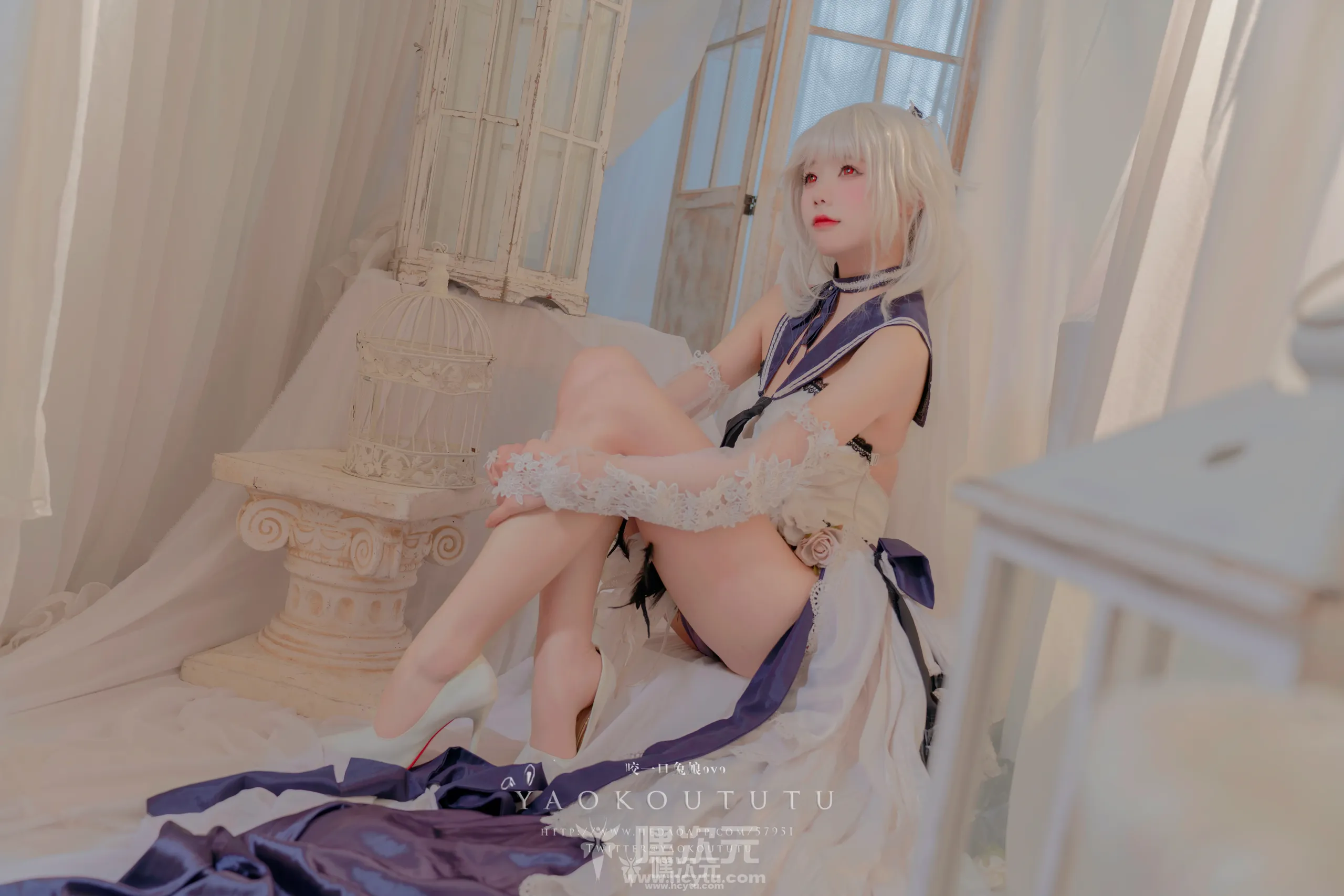 黏黏团子兔 九月T3专属特典 梳妆的大小姐-可畏 美女写真图片在线欣赏九月最新订阅作品