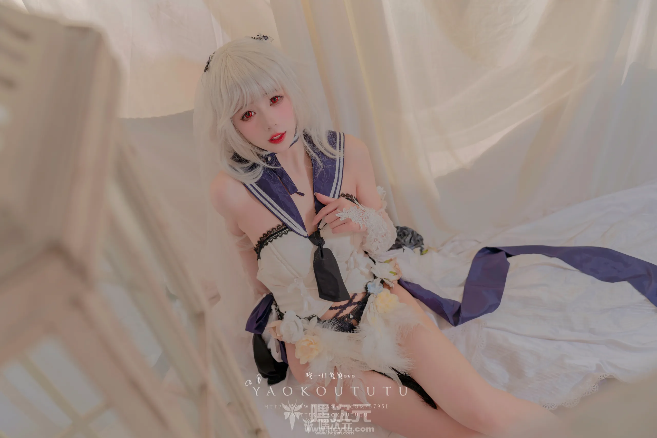 黏黏团子兔 九月T3专属特典 梳妆的大小姐-可畏 美女写真图片在线欣赏九月最新订阅作品