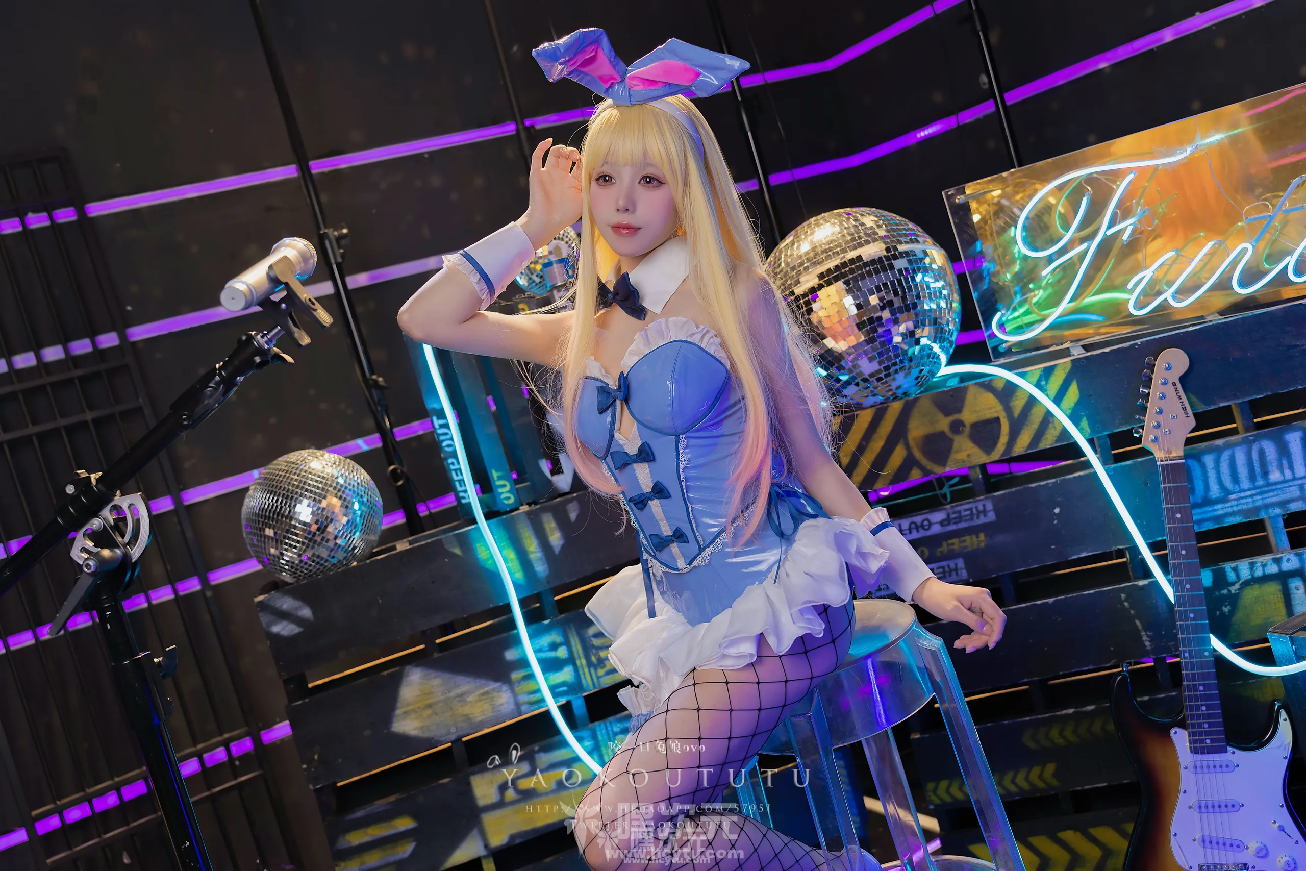 黏黏团子兔 喜多川兔女郎&Be My Poi 写真图片-嘿次元