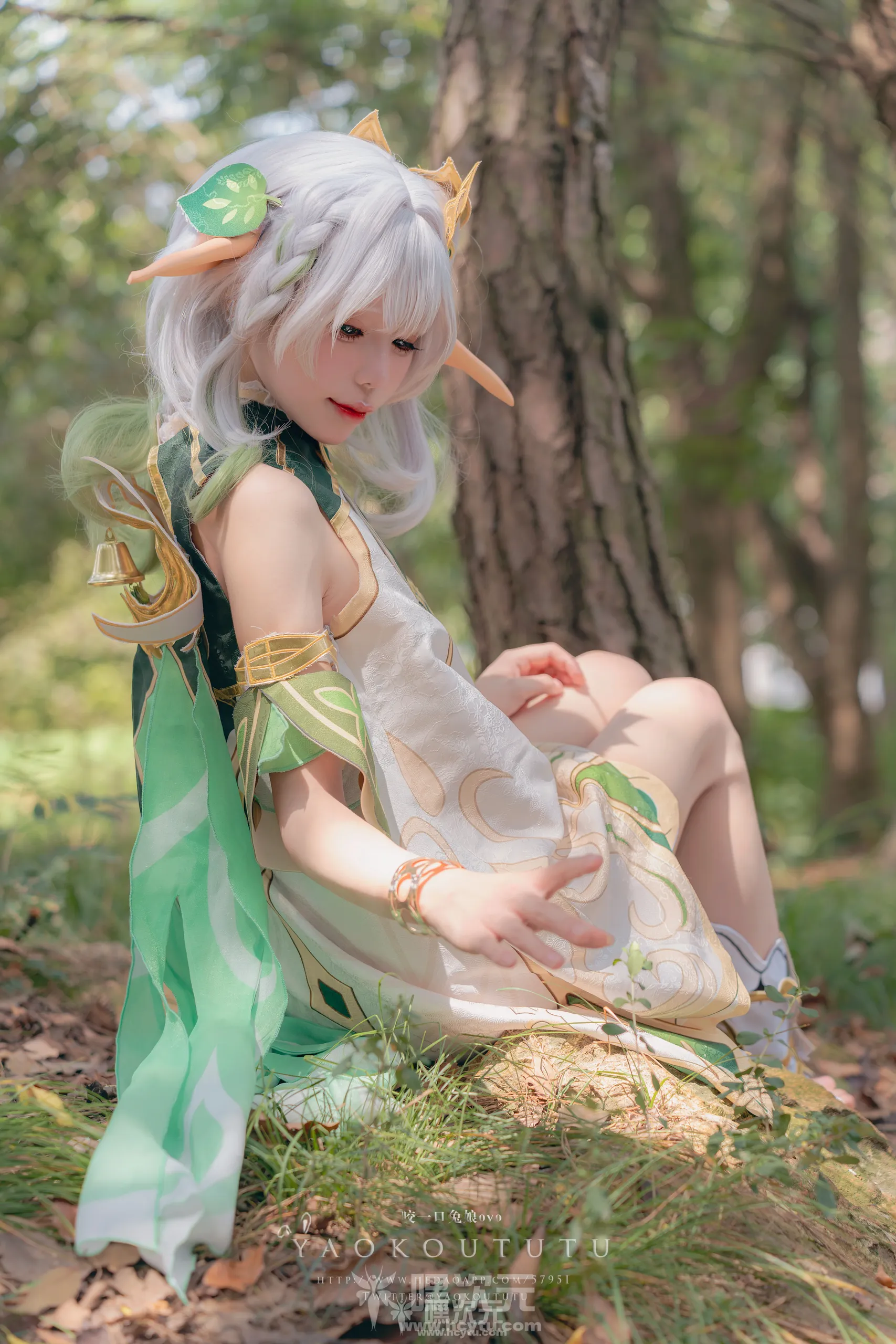 黏黏团子兔 万年萝莉纳西妲&0.2s 写真图片欣赏十月最新订阅作品