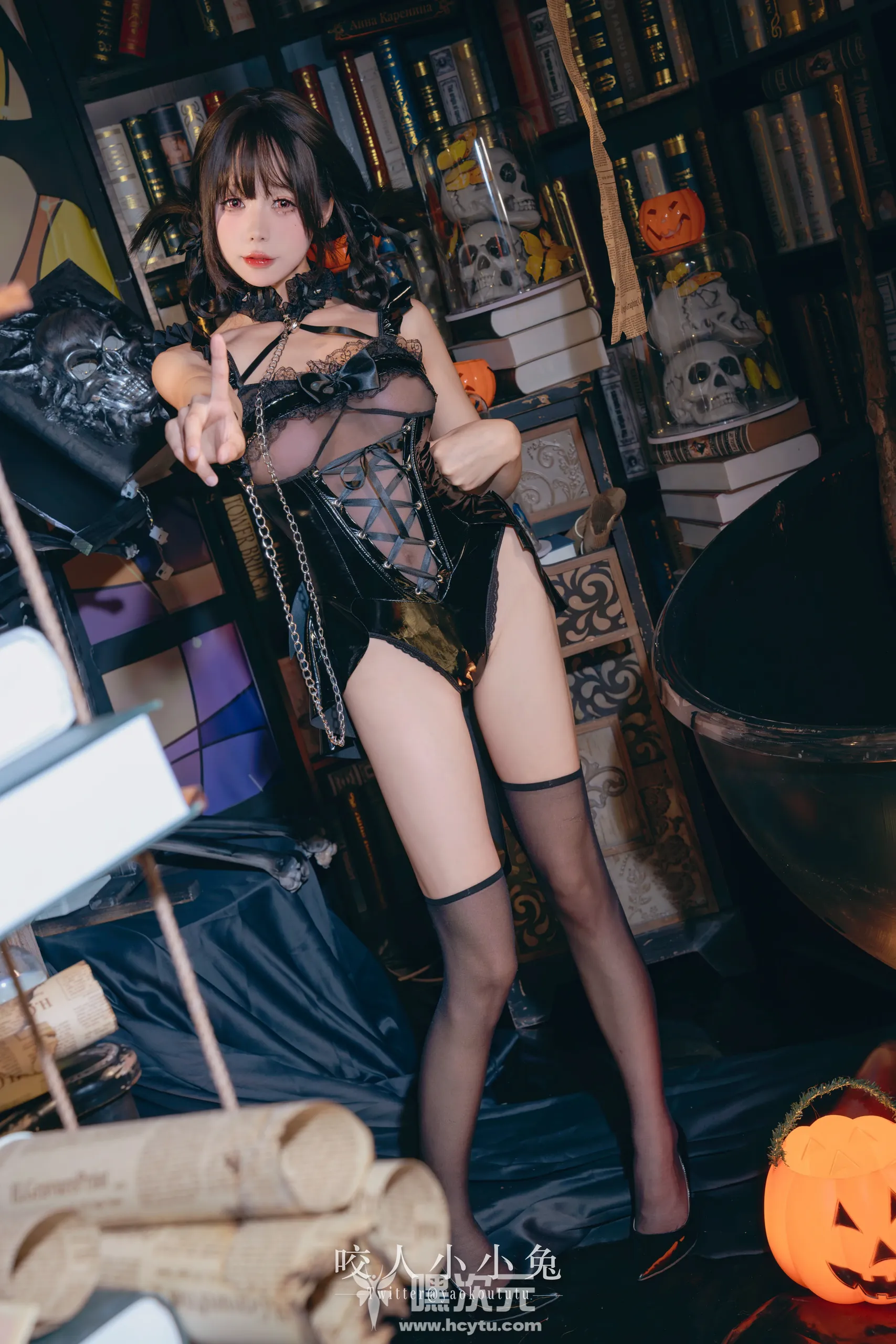 咬人小小兔『兔兔班车』No.5 万圣小恶魔美女写真图片在线欣赏