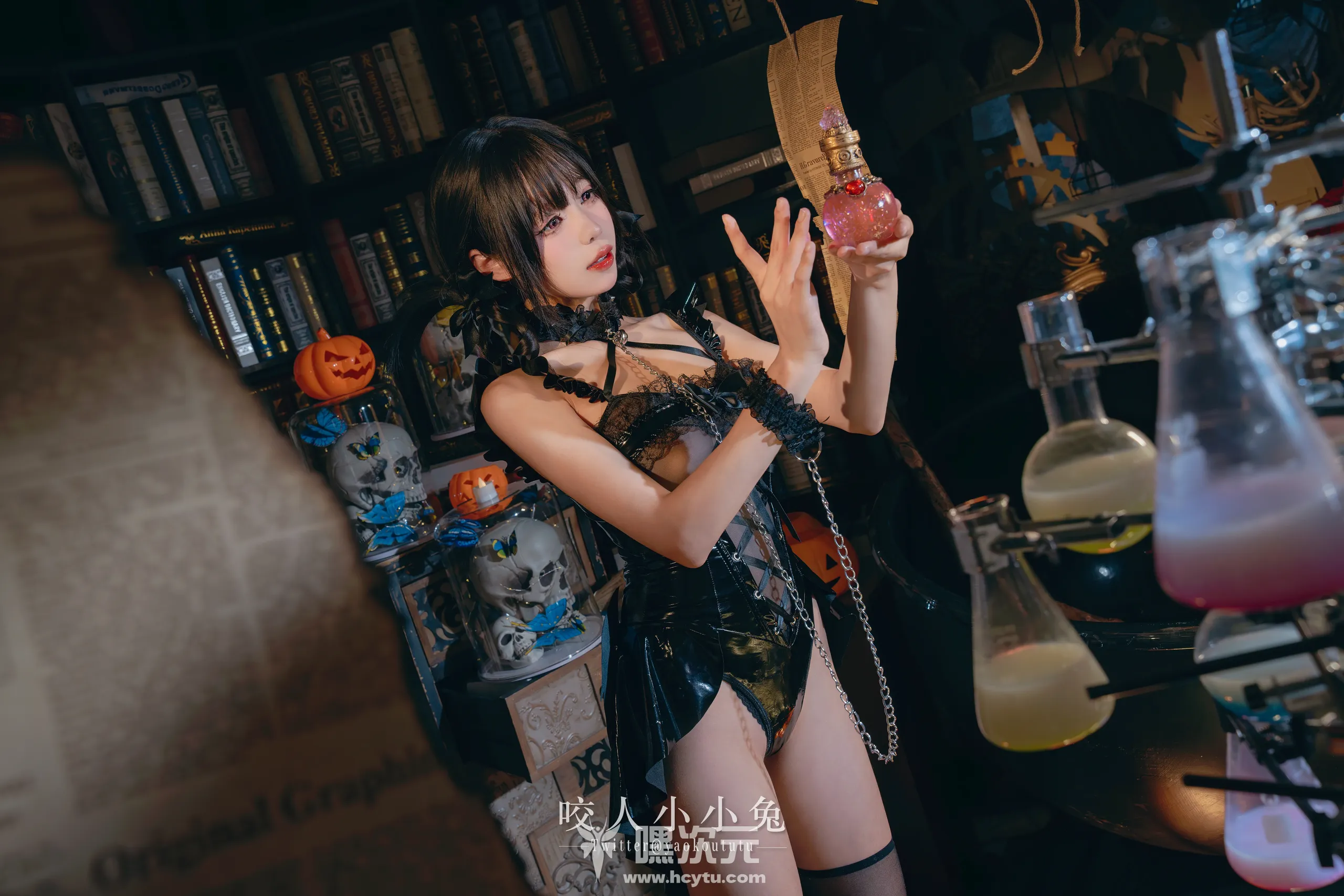 咬人小小兔『兔兔班车』No.5 万圣小恶魔美女写真图片在线欣赏