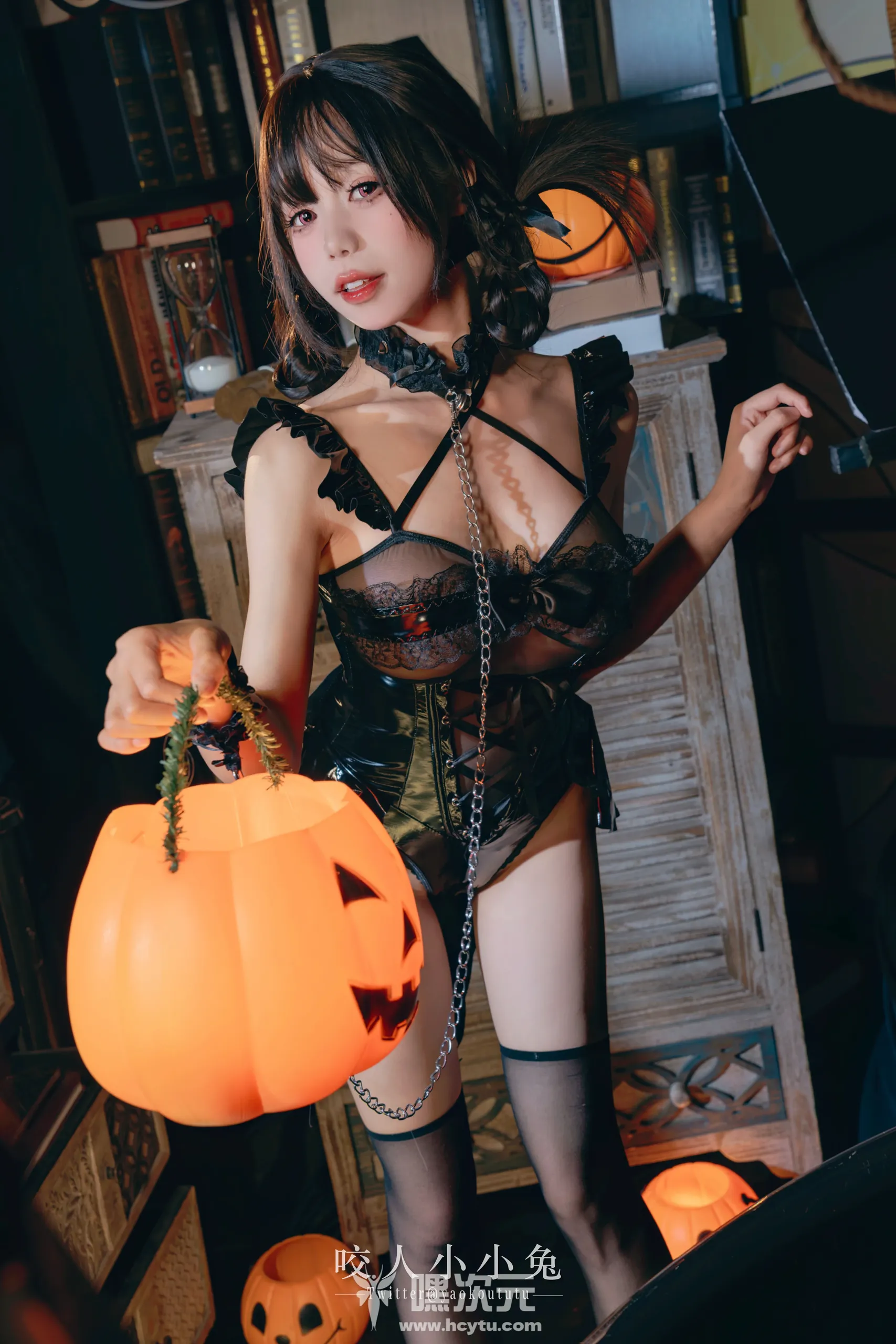 咬人小小兔『兔兔班车』No.5 万圣小恶魔美女写真图片在线欣赏